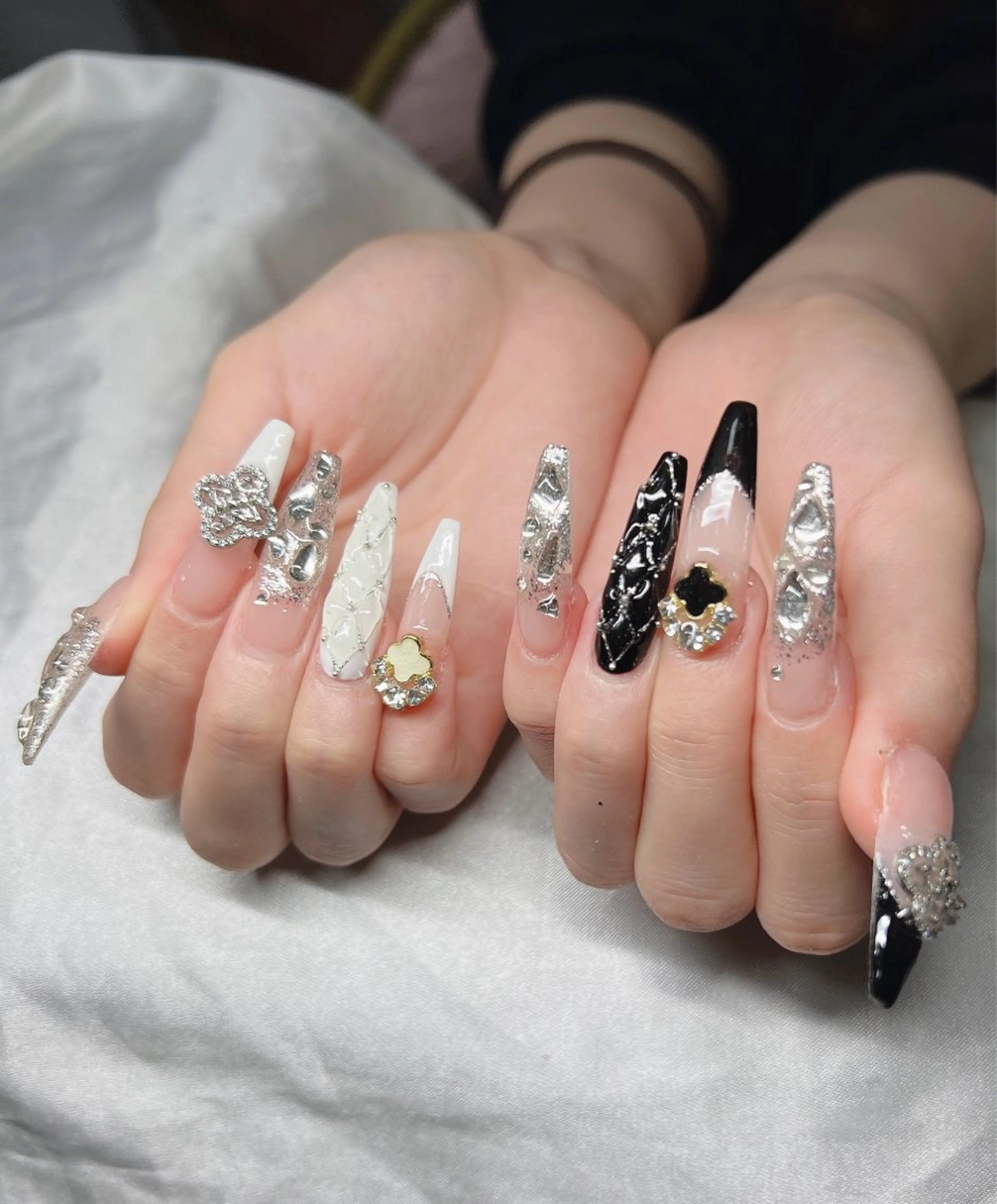 ネイル 長さ出し グラデーション キラキラネイル マグネットネイル ニュアンスネイル ハンドネイル Lee Nails チップ長さだし専門店のネイルデザイン