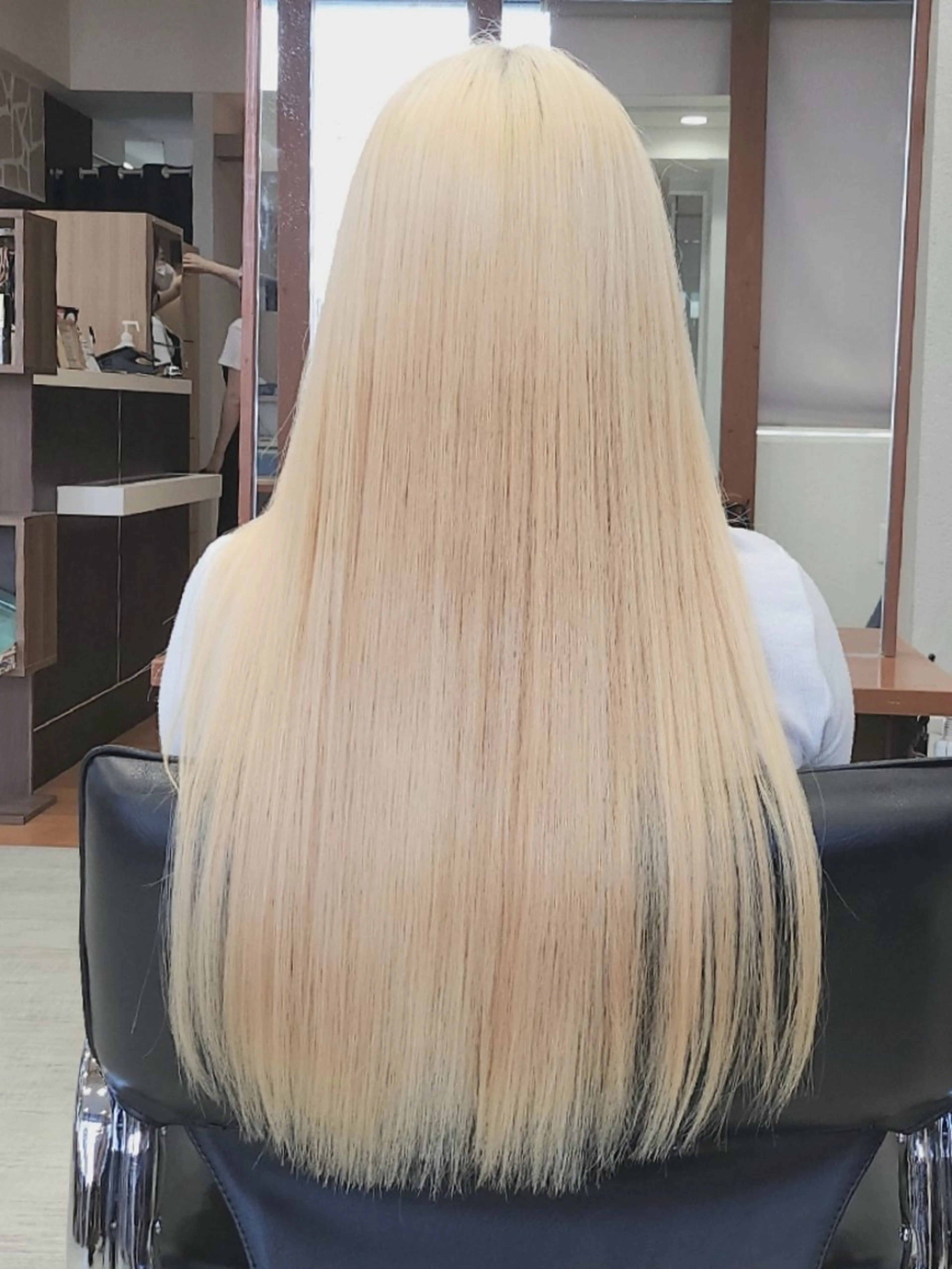 ロング カラー ブリーチ ブロンド ハイトーンカラー トリートメント ヘアカラー LYLICK所属・ケアブリーチ特化 same 🦈のヘアスタイル