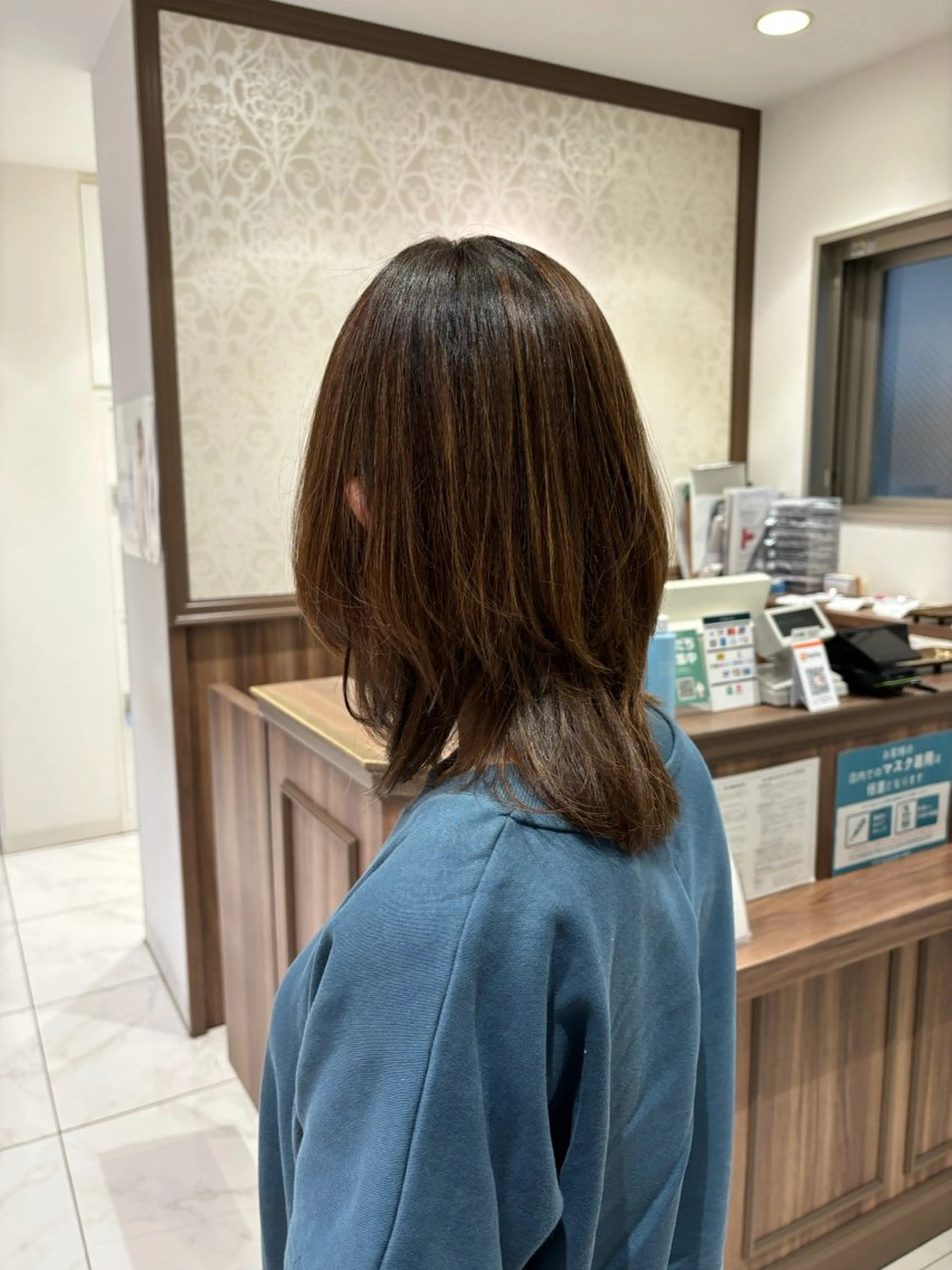 セミロング 縮毛矯正 🌟縮毛矯正/髪質改 善🌟赤嶺智偉のヘアスタイル