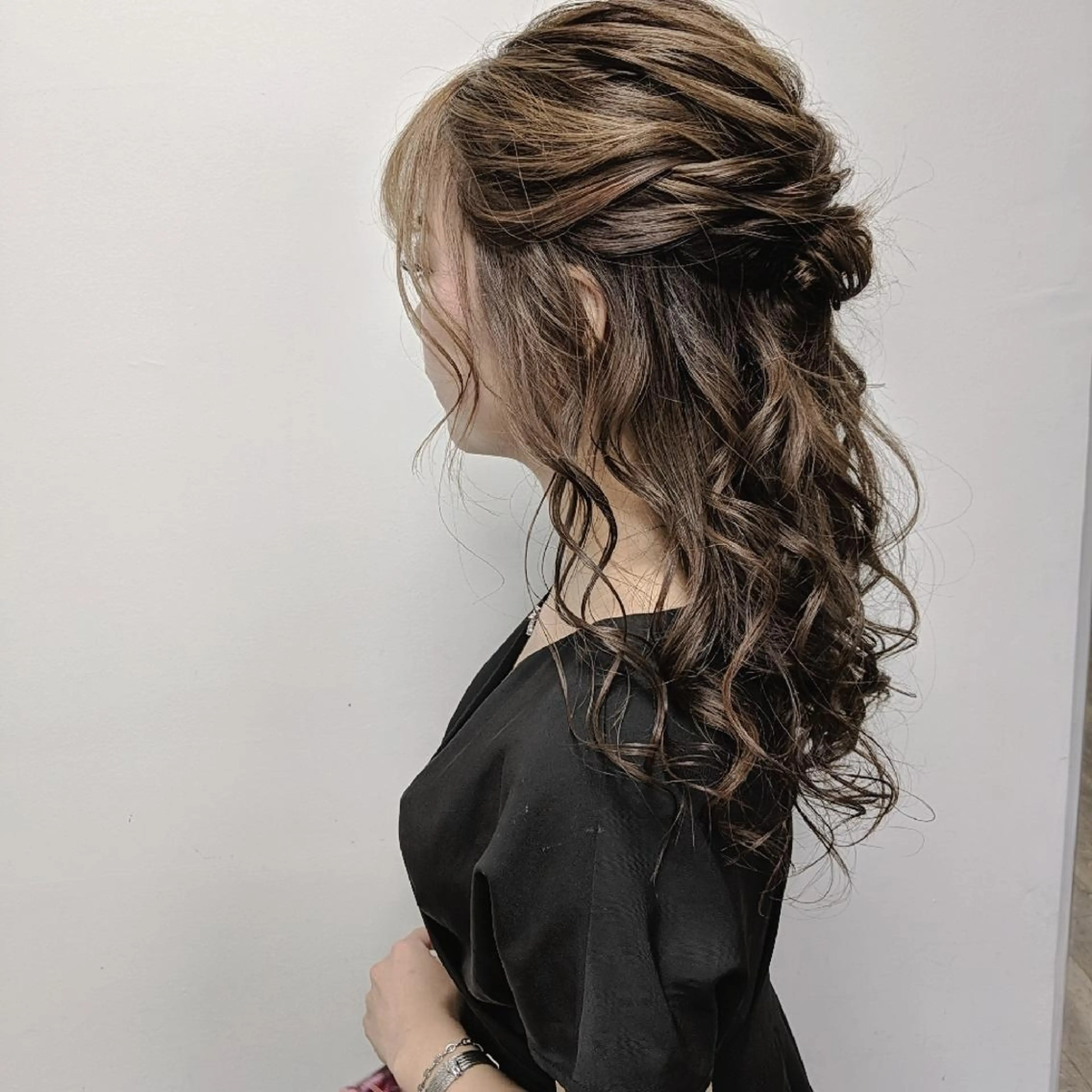 ロング ヘアアレンジ ハーフアップ PRIVATE SALON EYES所属・EYES リアのマツエク・マツパデザイン