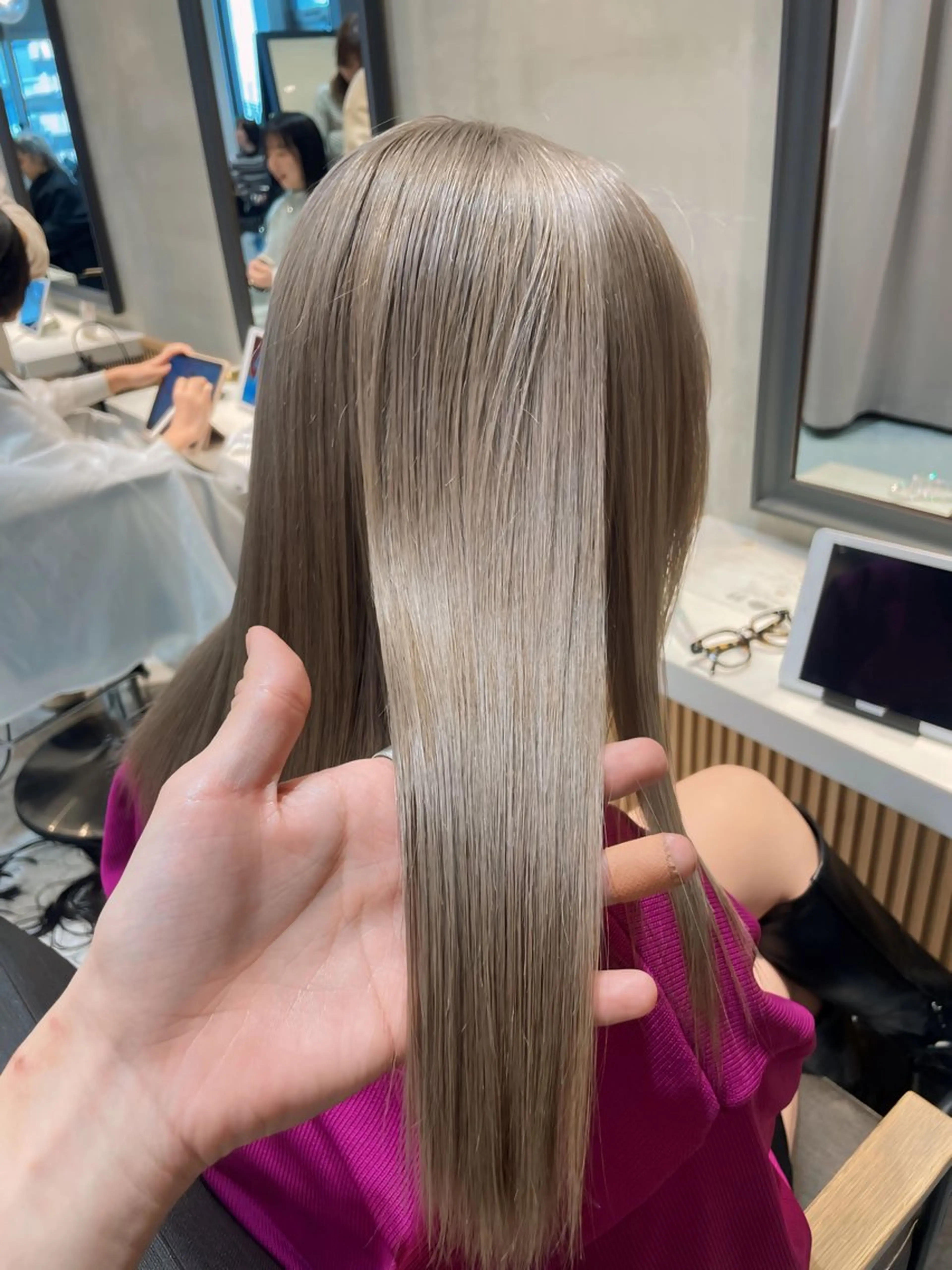 ミディアム カラー カット ヘアカラー 縮毛矯正 トリートメント Aster れおんのヘアスタイル