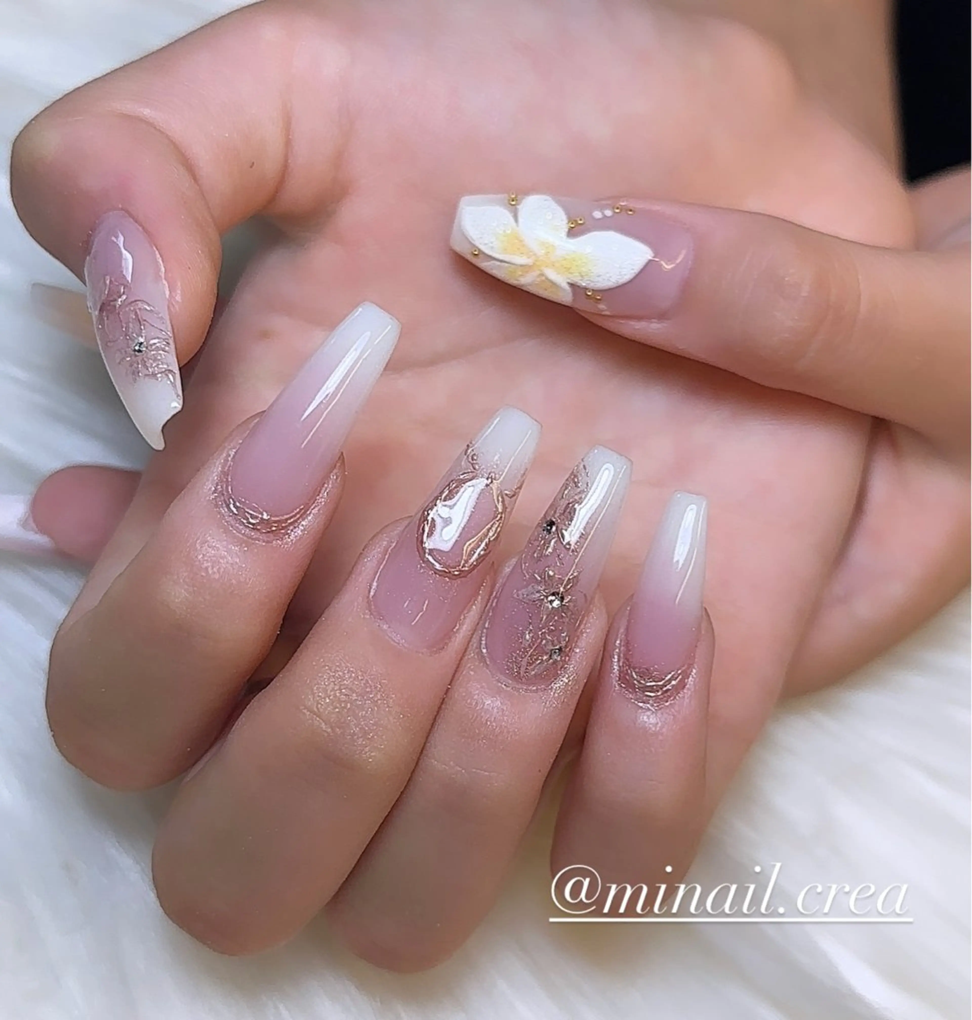 ネイル キラキラネイル ロングネイル ミラーネイル スカルプネイル ハンドネイル CRéA　-private nailsalon-所属・CReA nailのネイルデザイン