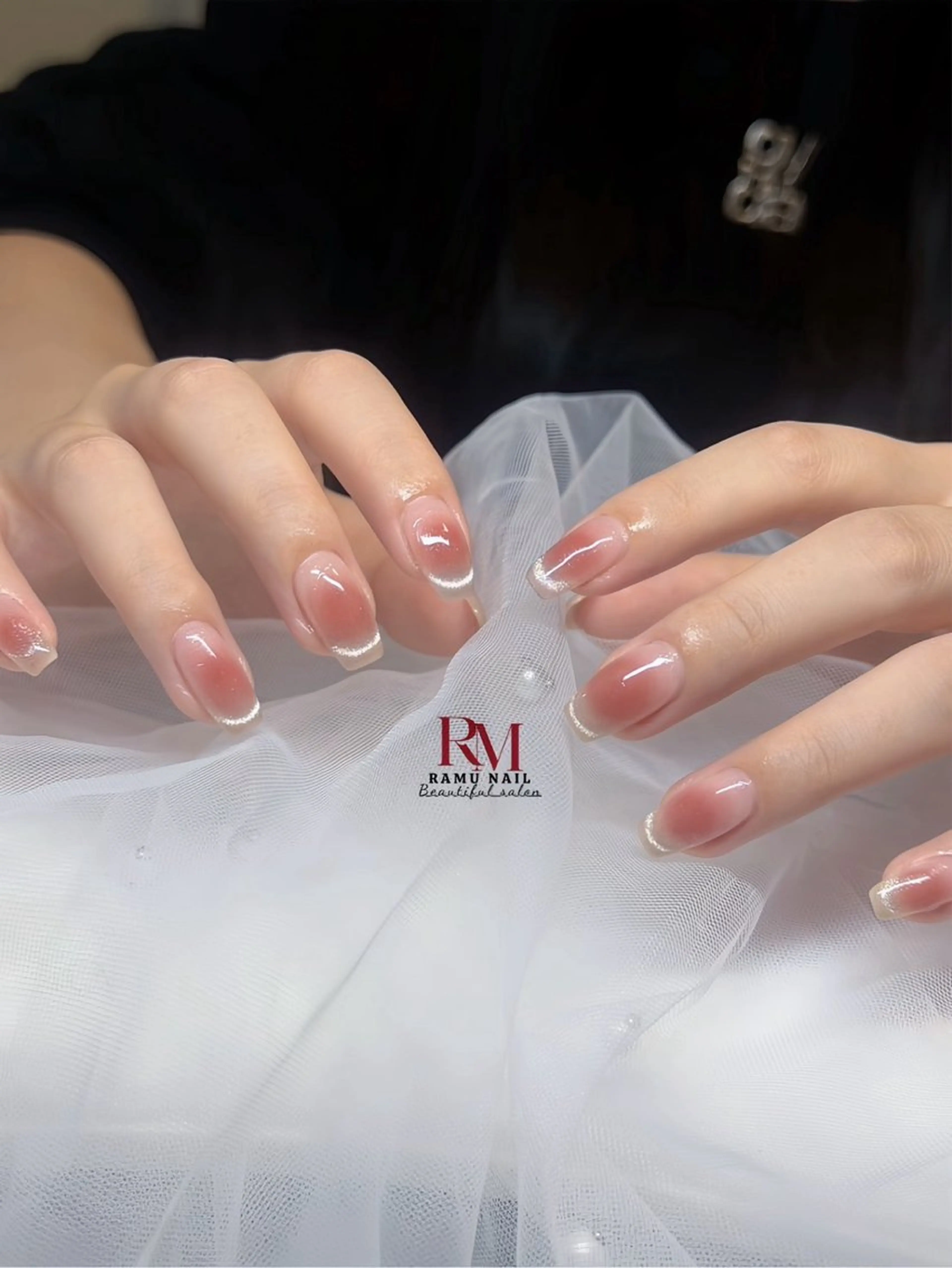 ネイル チークネイル キラキラネイル マグネットネイル ミラーネイル ワンホンネイル ハンドネイル RAMU Nail 恵比寿店のネイルデザイン