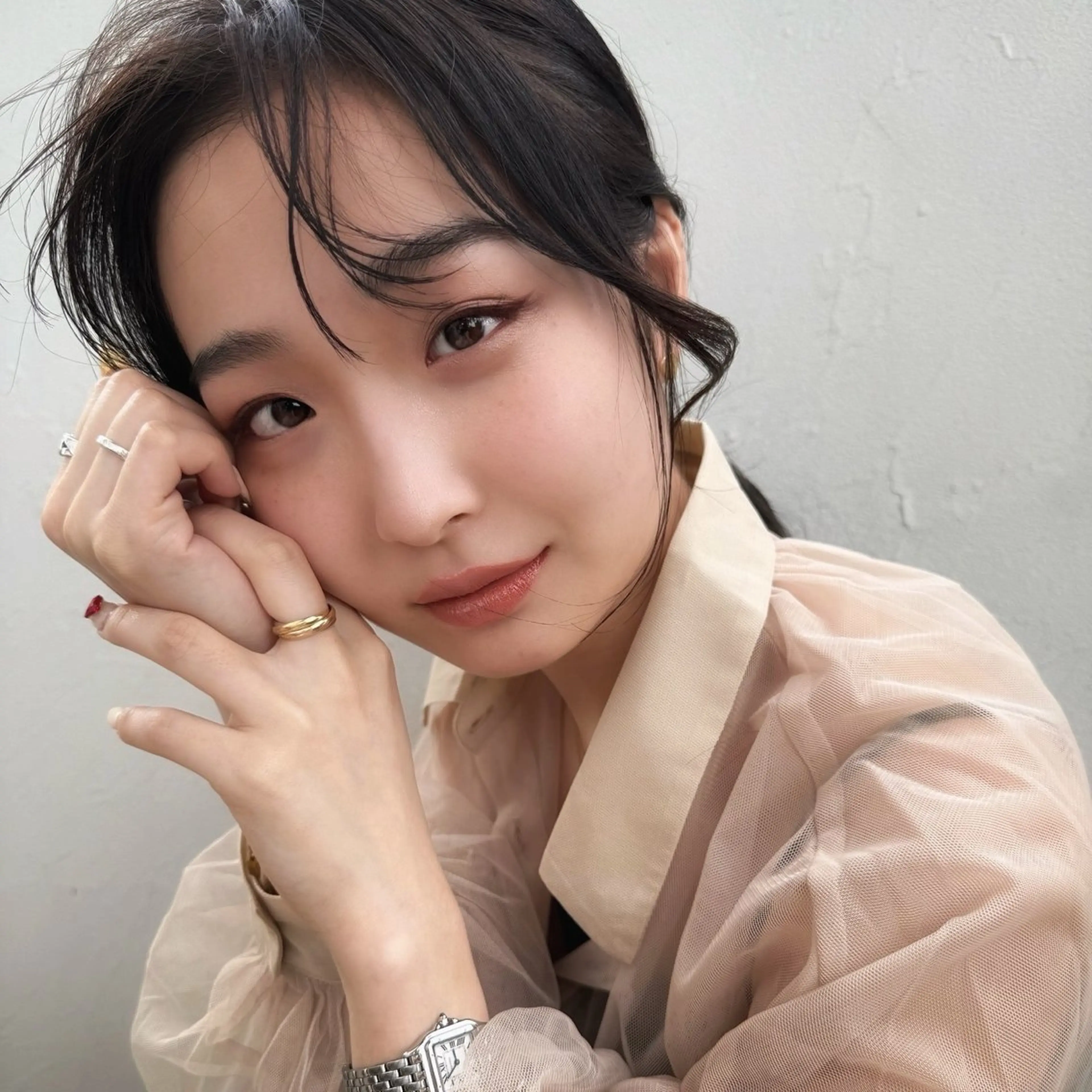 セミロング U too e’s 鎌倉🌿堀岡千紘のヘアスタイル