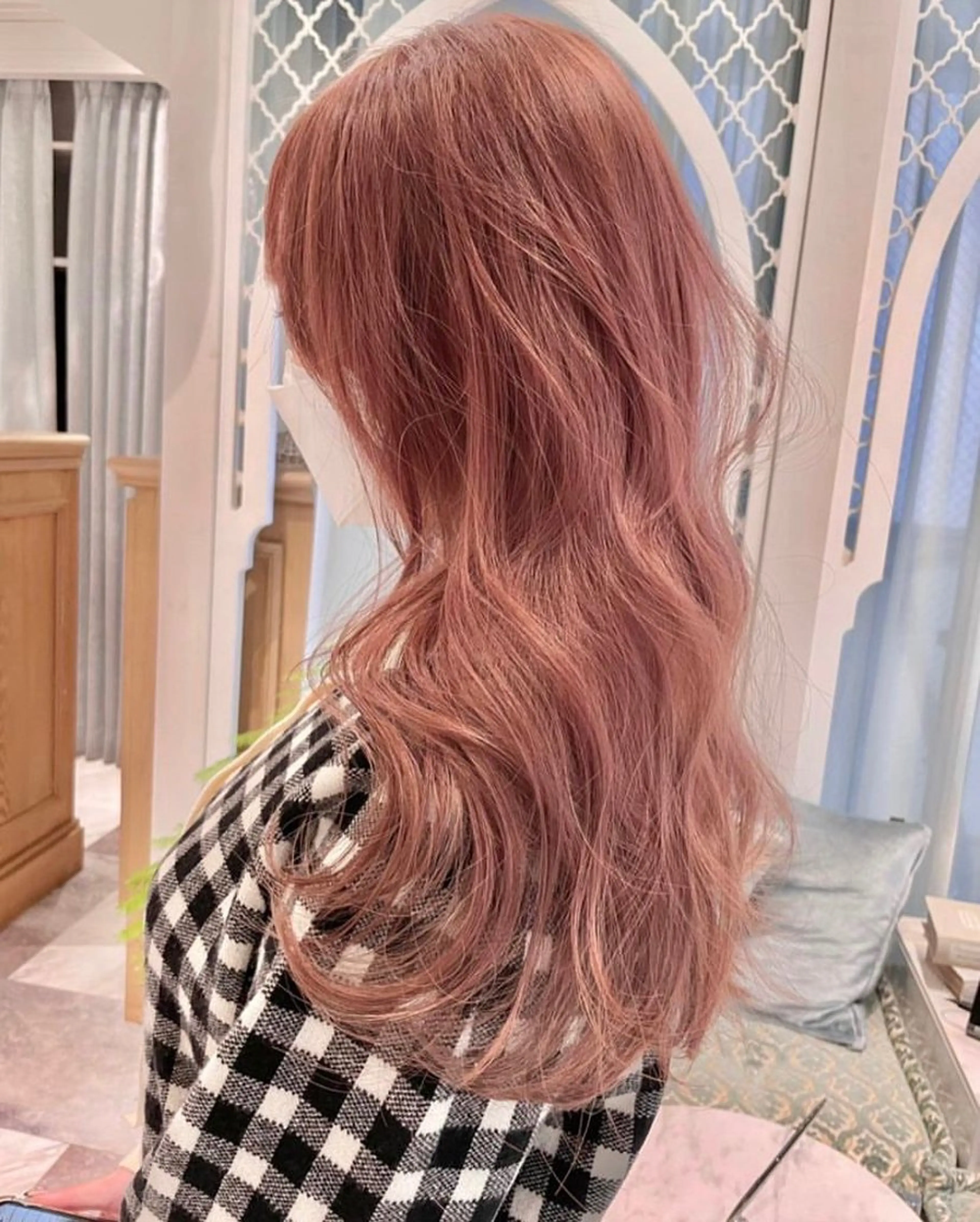 ロング ヘアアレンジ ヘアカラー トリートメント Yuto 複雑履歴 /ブリーチ/エクステのヘアスタイル
