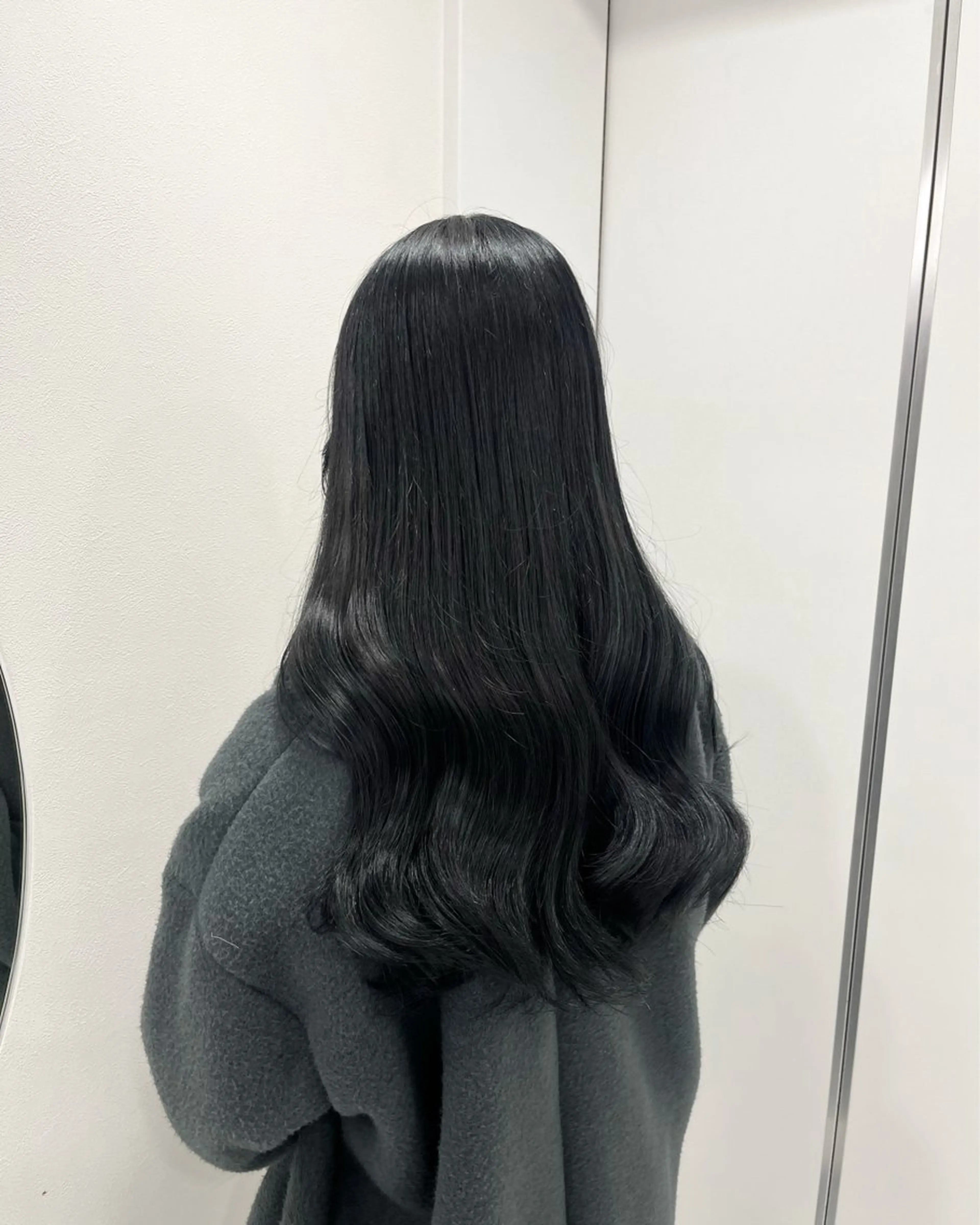 ロング カラー 🩵韓国レイヤー× 寒色カラー🩵のヘアスタイル