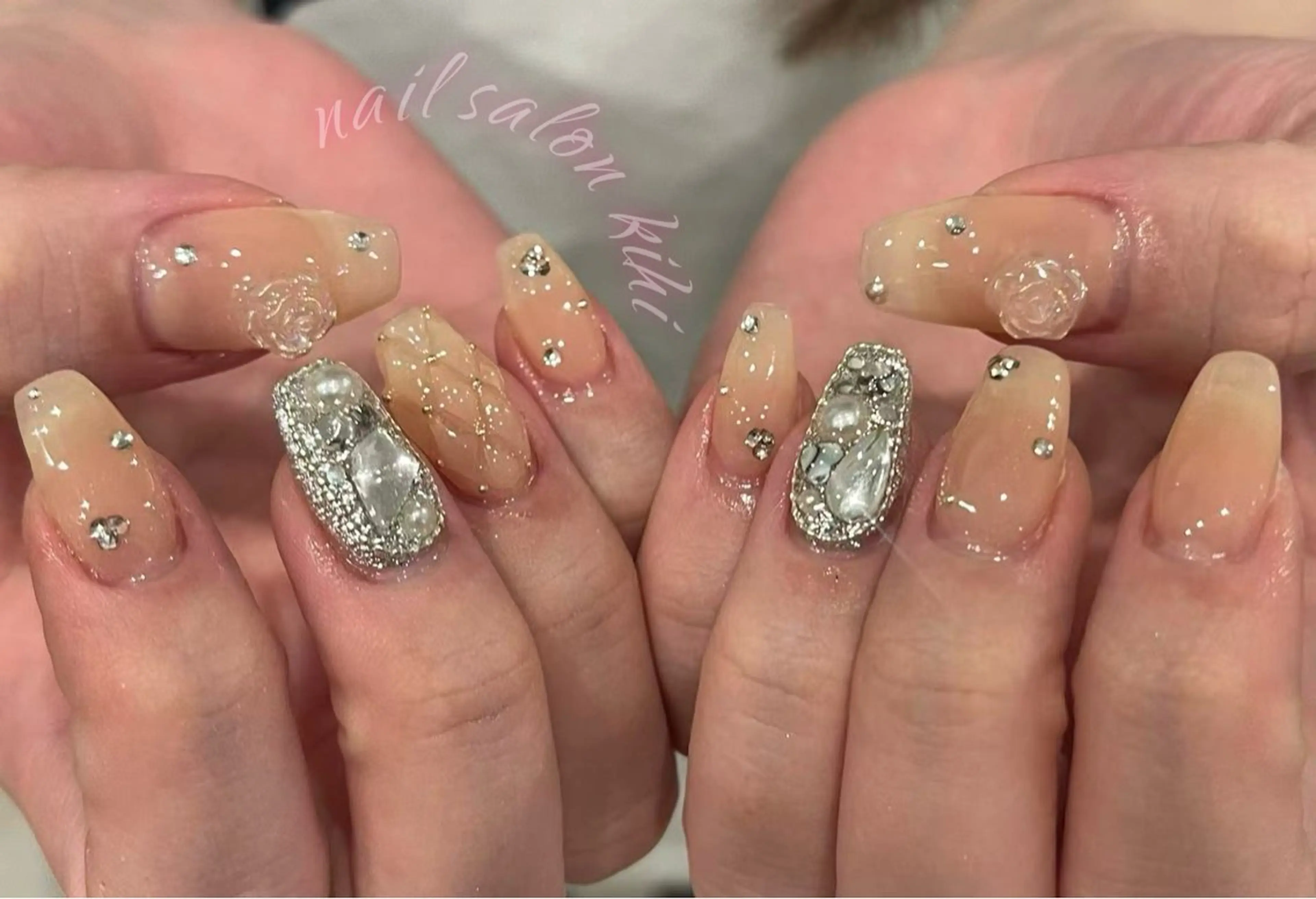 ネイル アートネイル フレンチネイル ジェルネイル グラデーション 韓国ネイル ハンドネイル 鈴木 ユリのネイルデザイン