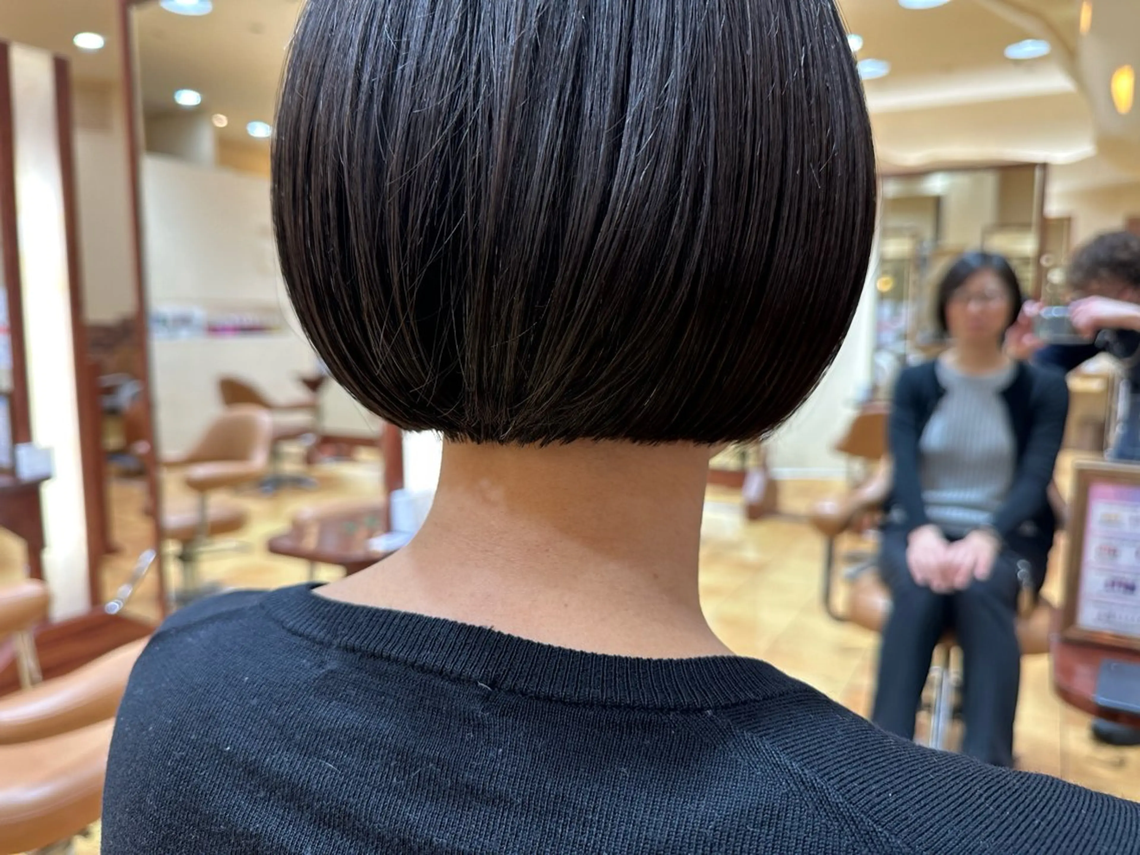 ミディアム とうい/パーマボブ/ くせ毛/丸みボブのヘアスタイル