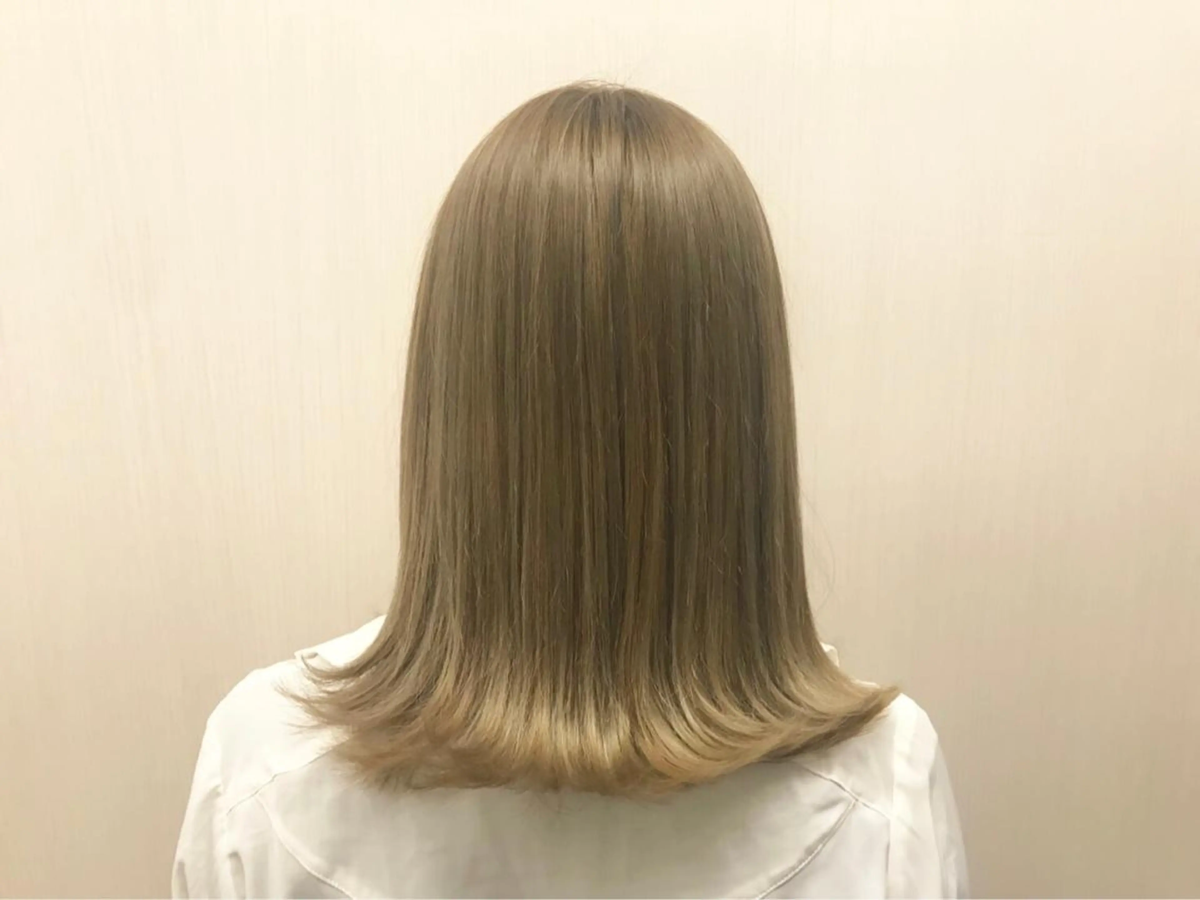 セミロング カラー ブリーチ ダブルカラー 外国人風カラー 眉毛/まつげ 山川　あやめの眉毛・アイブロウイメージ
