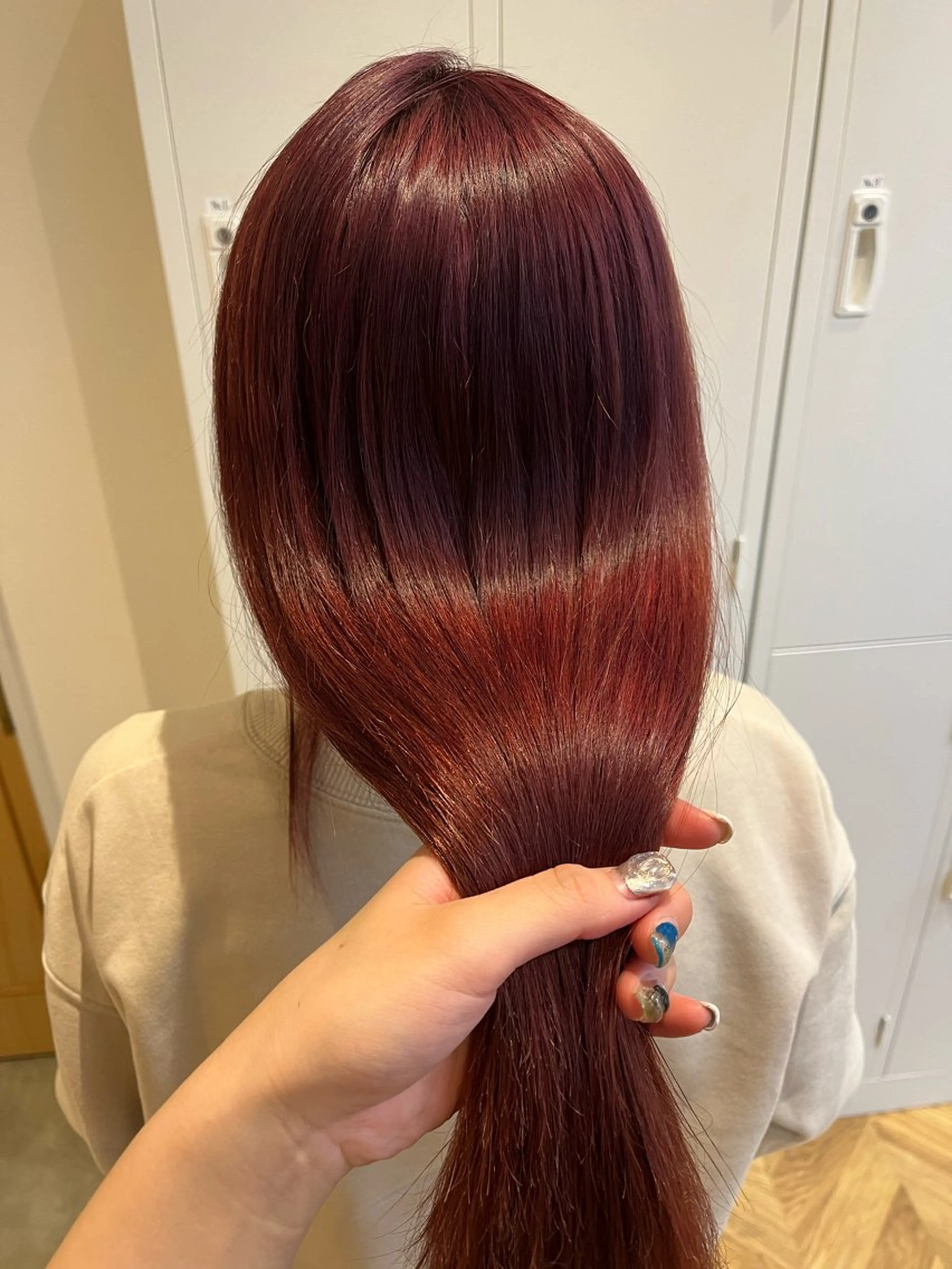 カラー ブリーチ レッドカラー ヘアカラー 凜 (りん)のヘアスタイル