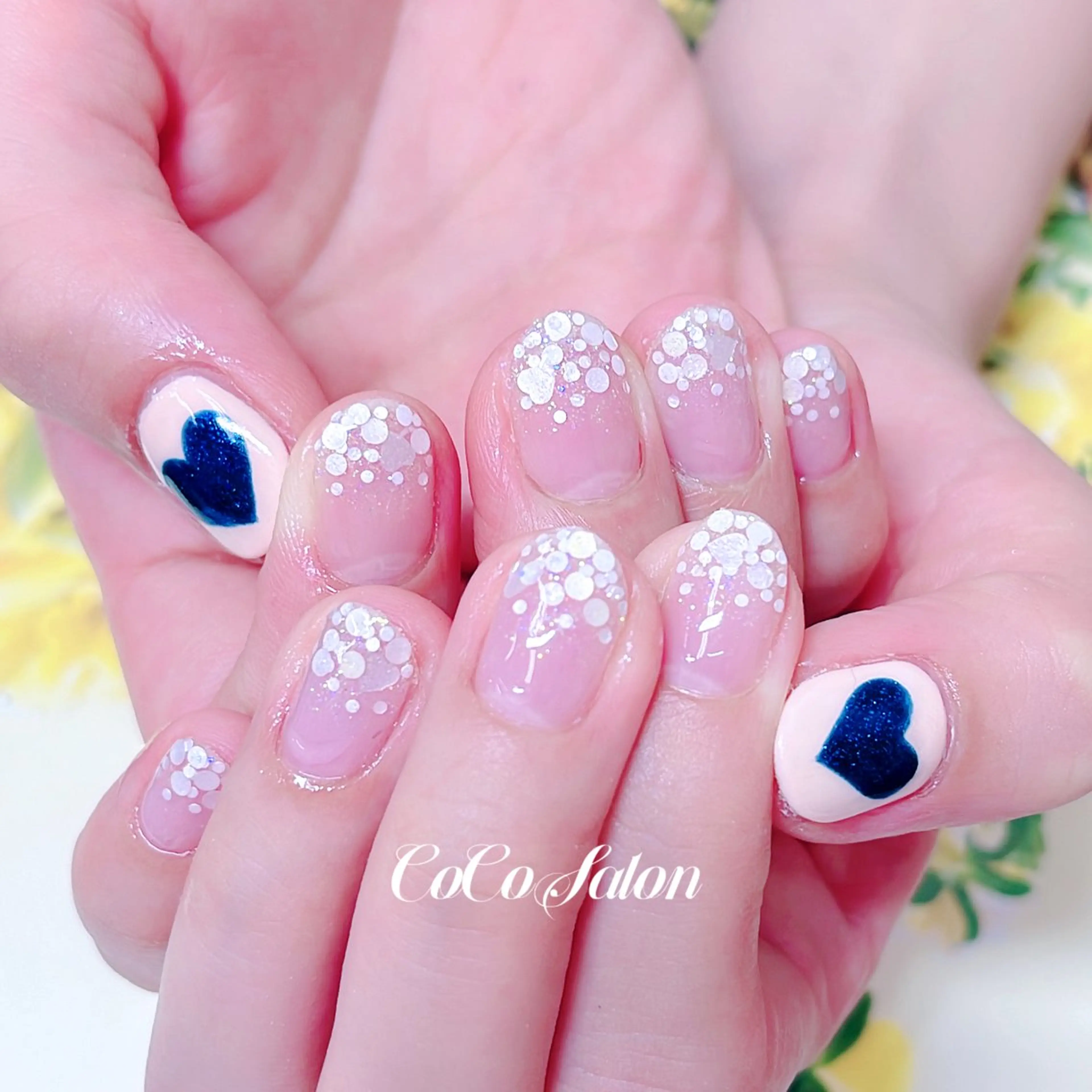 ネイル 長さ出し ジェルネイル グラデーション ハート ホログラムネイル ハンドネイル CoCoSalon ネイル/まつ毛予約のネイルデザイン