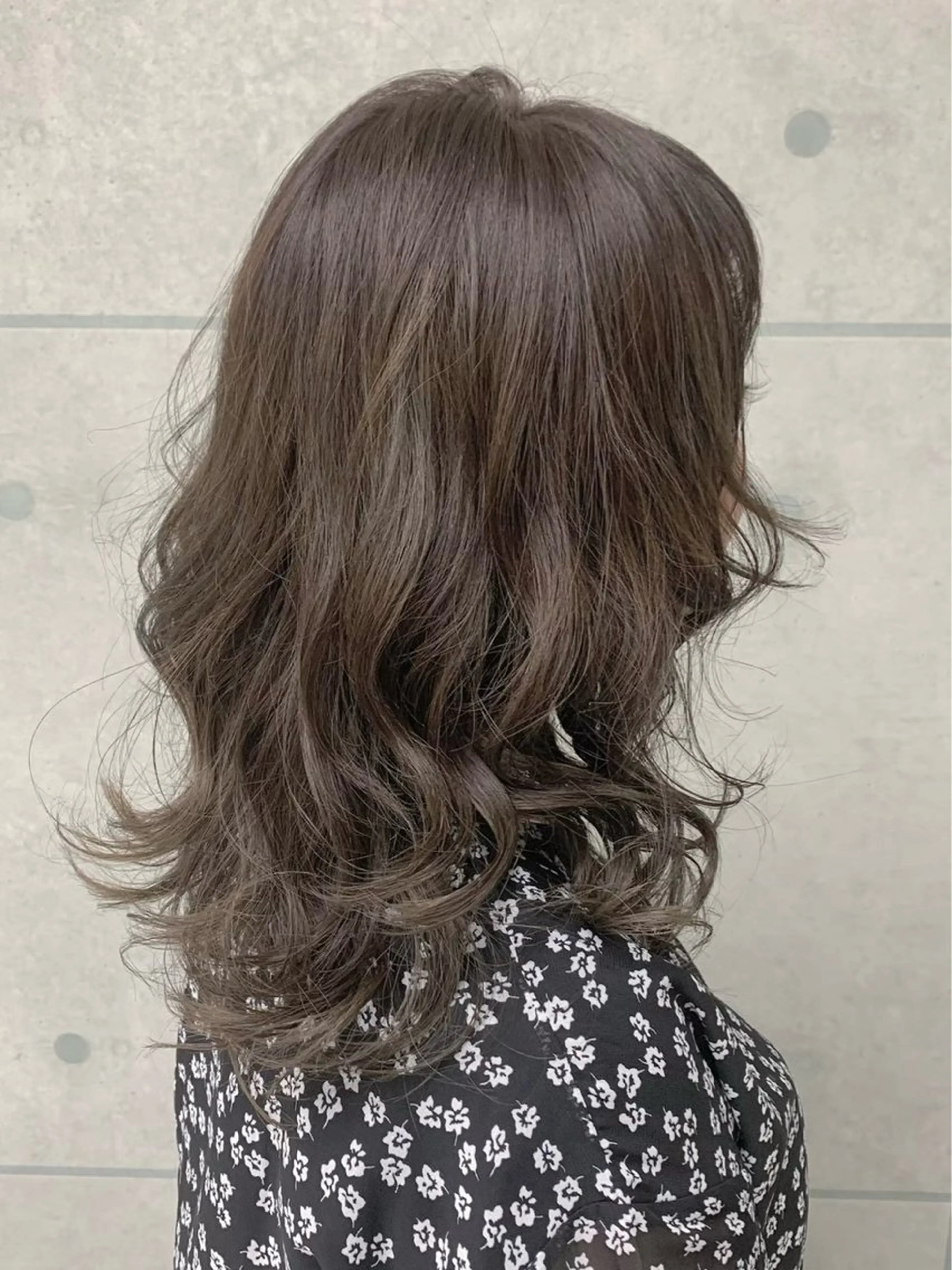 セミロング カラー カット ヘアカラー トリートメント ミニモの評価100% /艶カラー/井上あいのヘアスタイル
