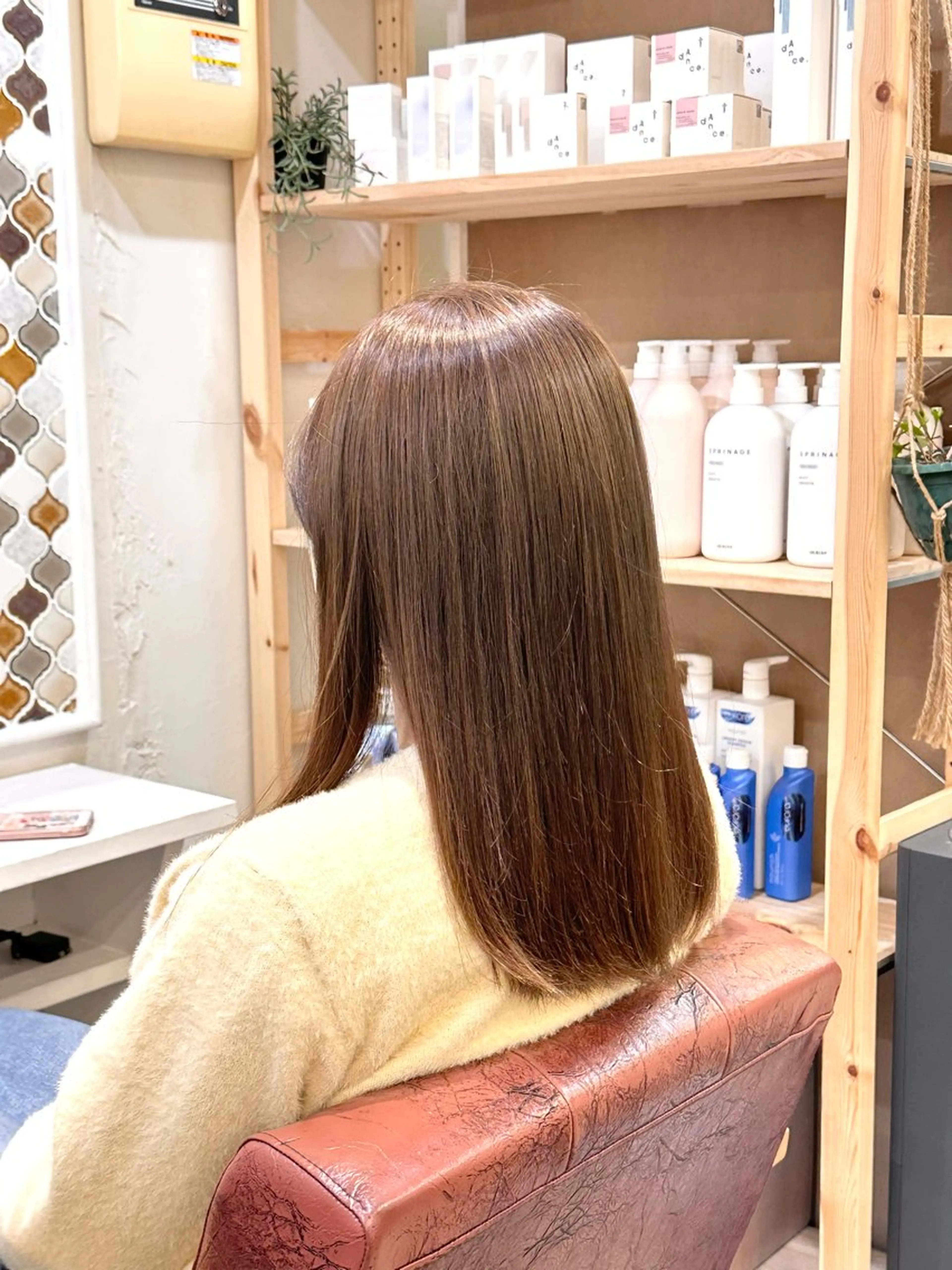 セミロング カラー ヘアカラー トリートメント 村上 滉弥のヘアスタイル