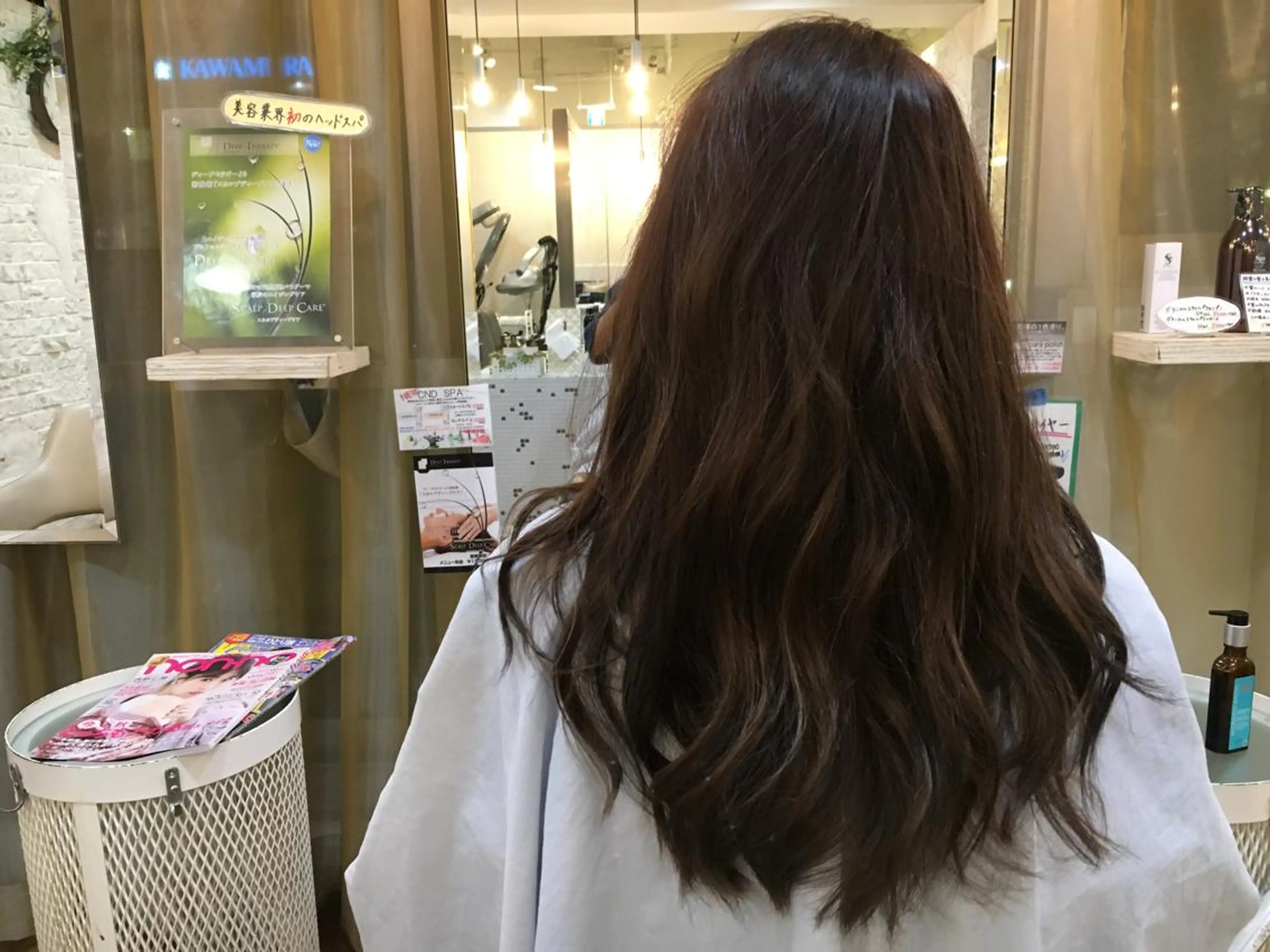 セミロング アッシュ 角床直哉 カラーカットNO 1のヘアスタイル