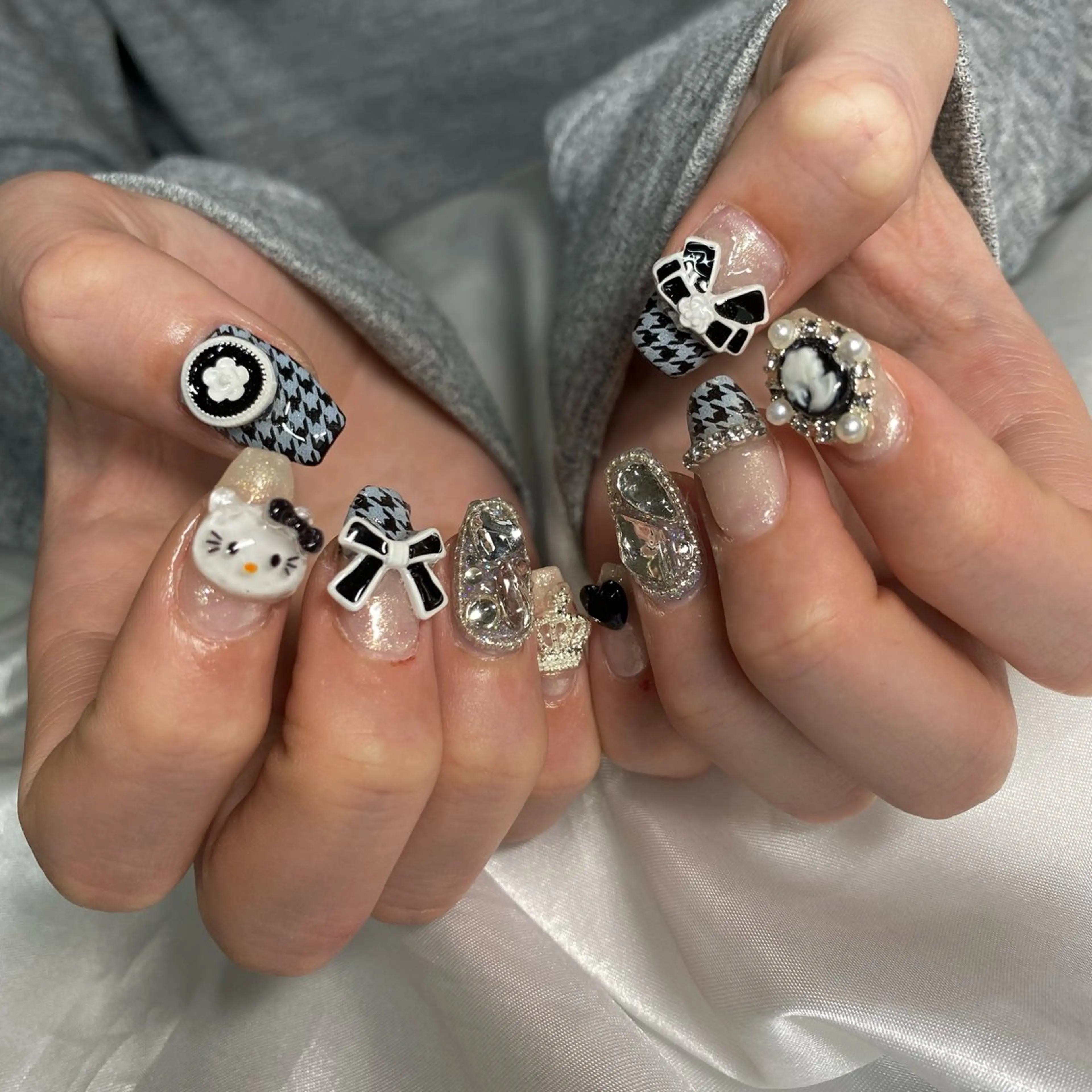 ネイル ハンドネイル デコパーツが得意♪ ネイル/眉毛/エステの眉毛・アイブロウイメージ