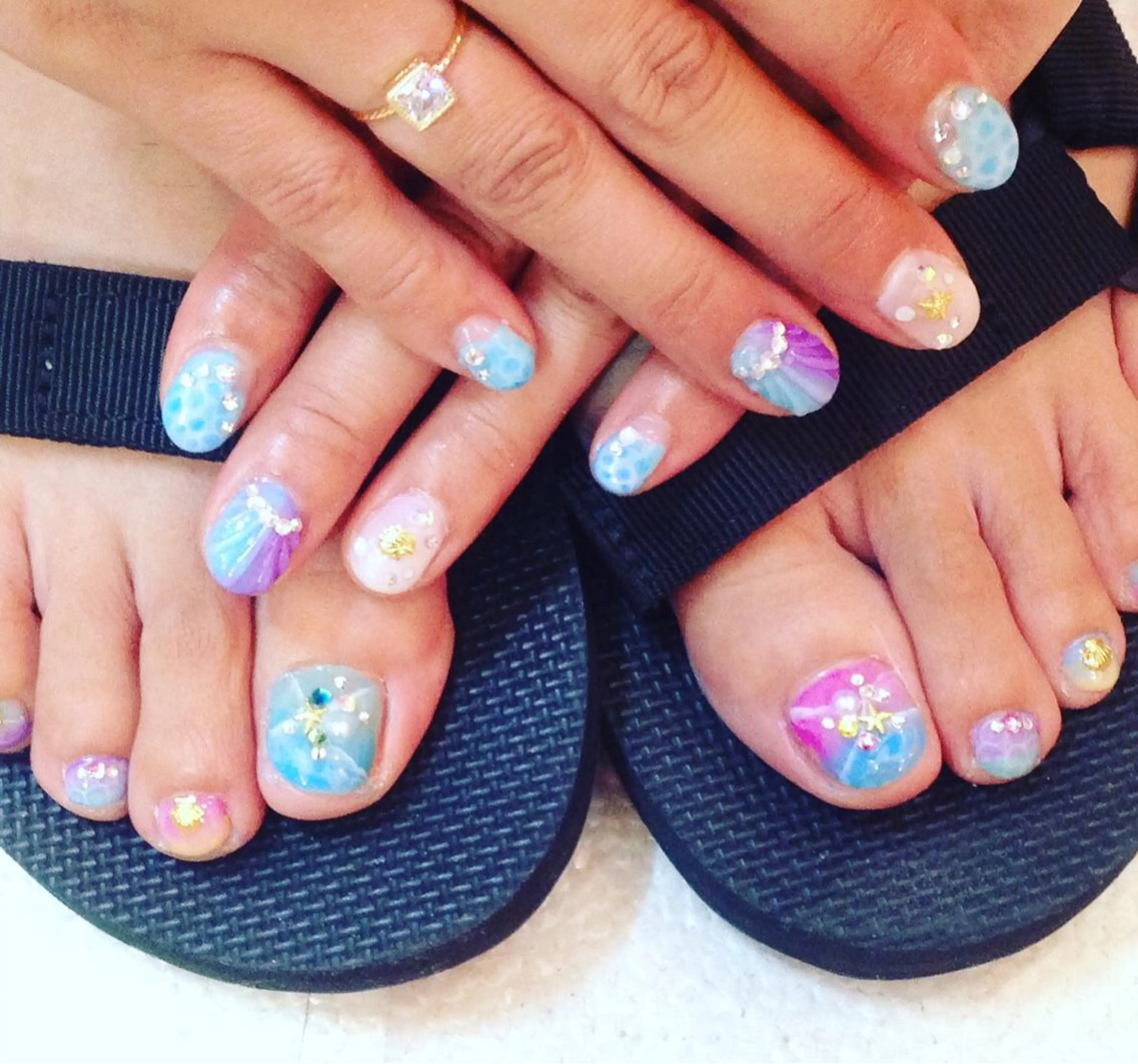 セミロング カラー パーマ ヘアアレンジ メンズ キッズ ネイル マツエク・マツパ 学生（メンズ向け） 付け放題 学生 アートネイル フットネイル NAILSGOGO shibuyaのネイルデザイン