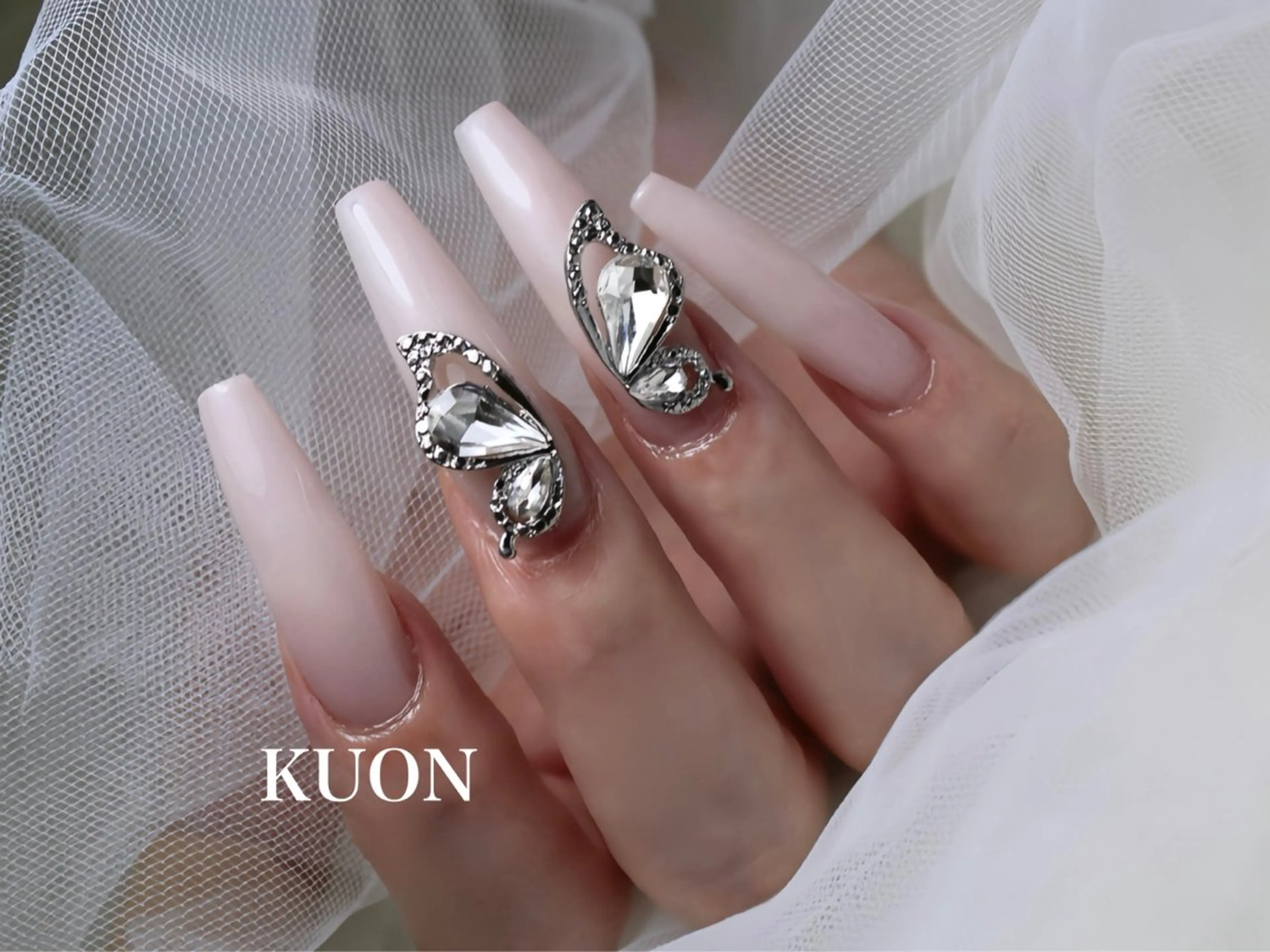 ネイル KUON 本町阿波座のネイルデザイン