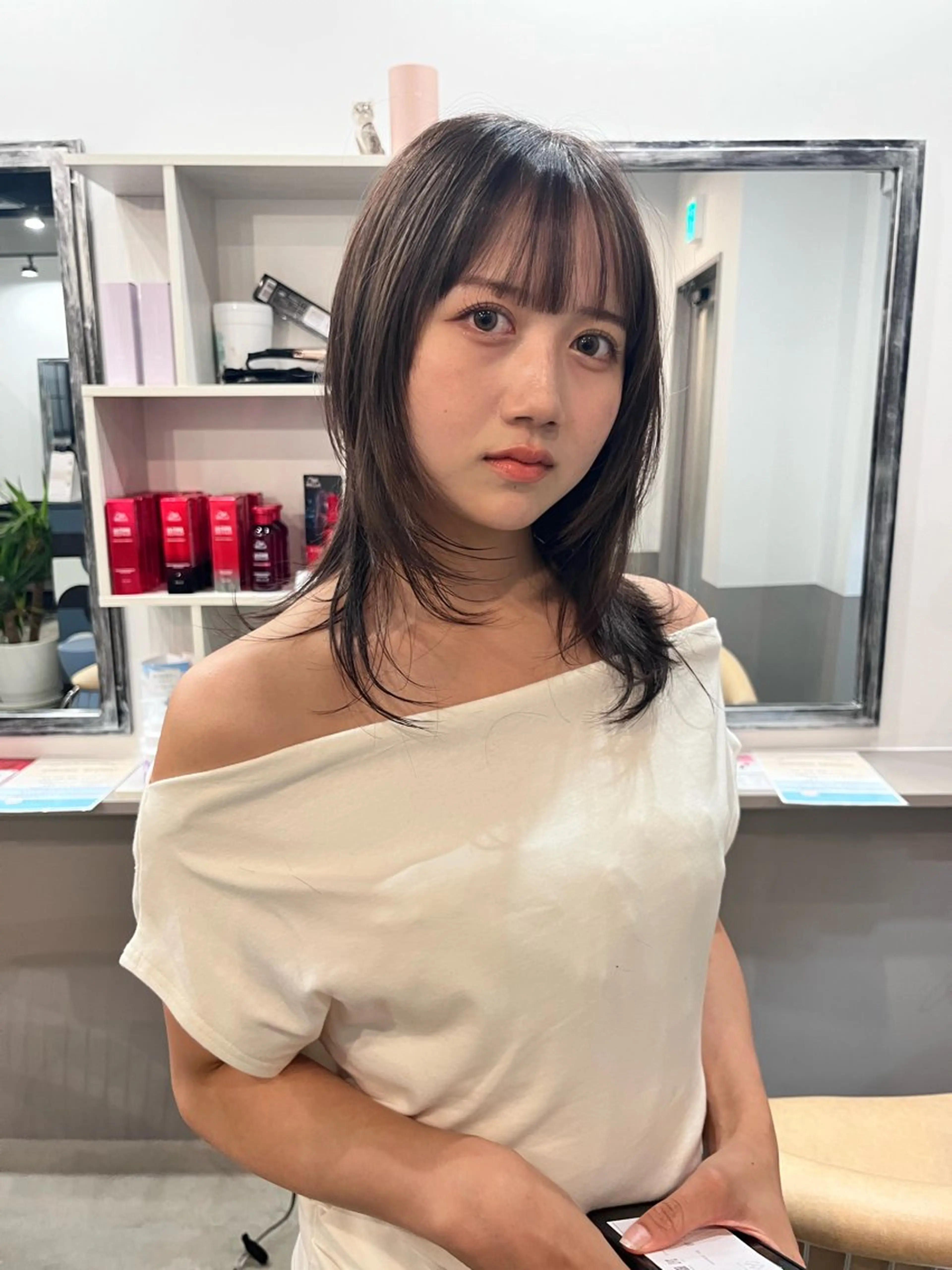 セミロング くびれヘア ハッシュカット カット dogstar小林諒 レイヤー/ブリーチのヘアスタイル