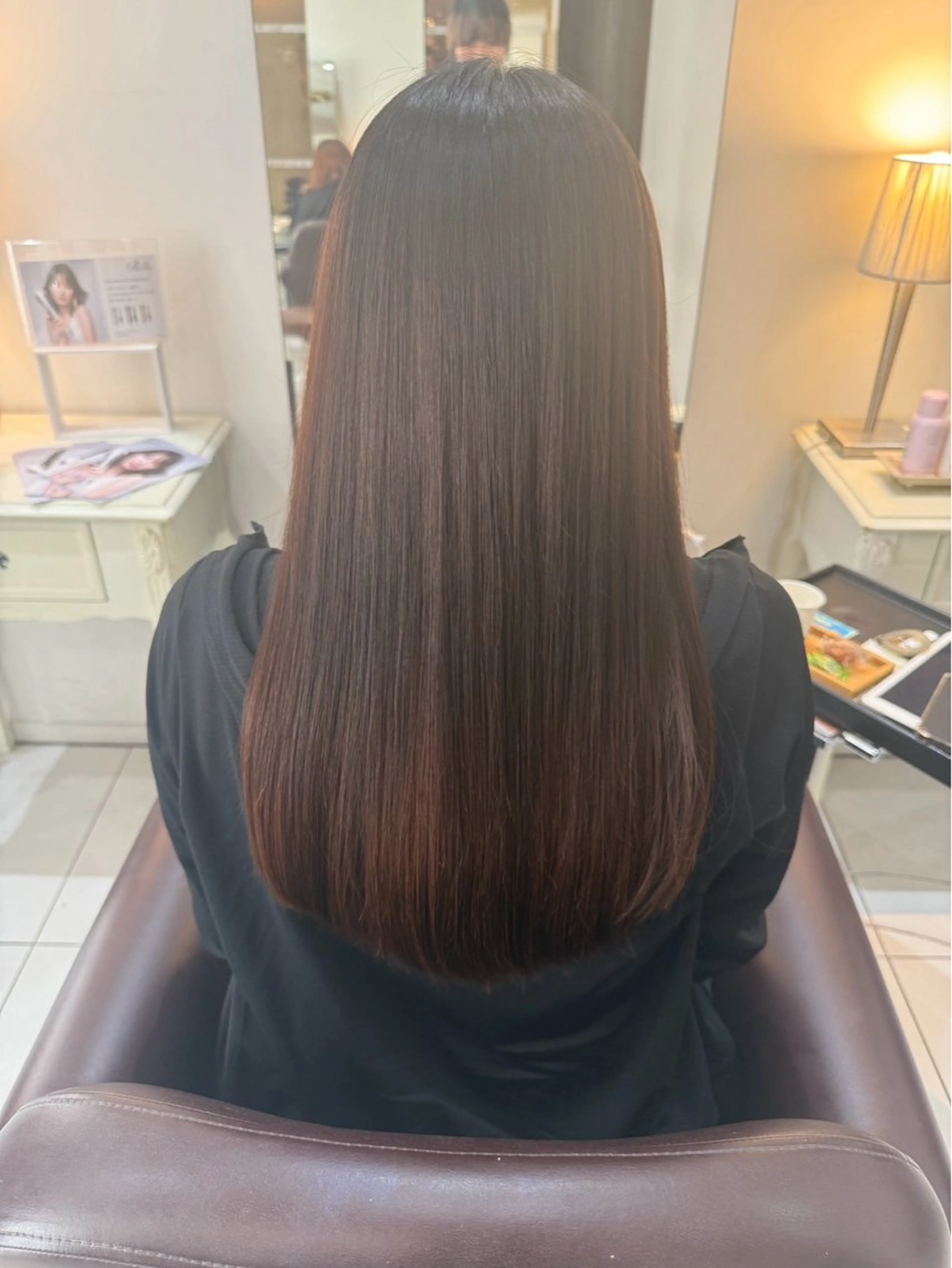 ロング チョコレートブラウン カット ヘアカラー 濱田 さらさのヘアスタイル