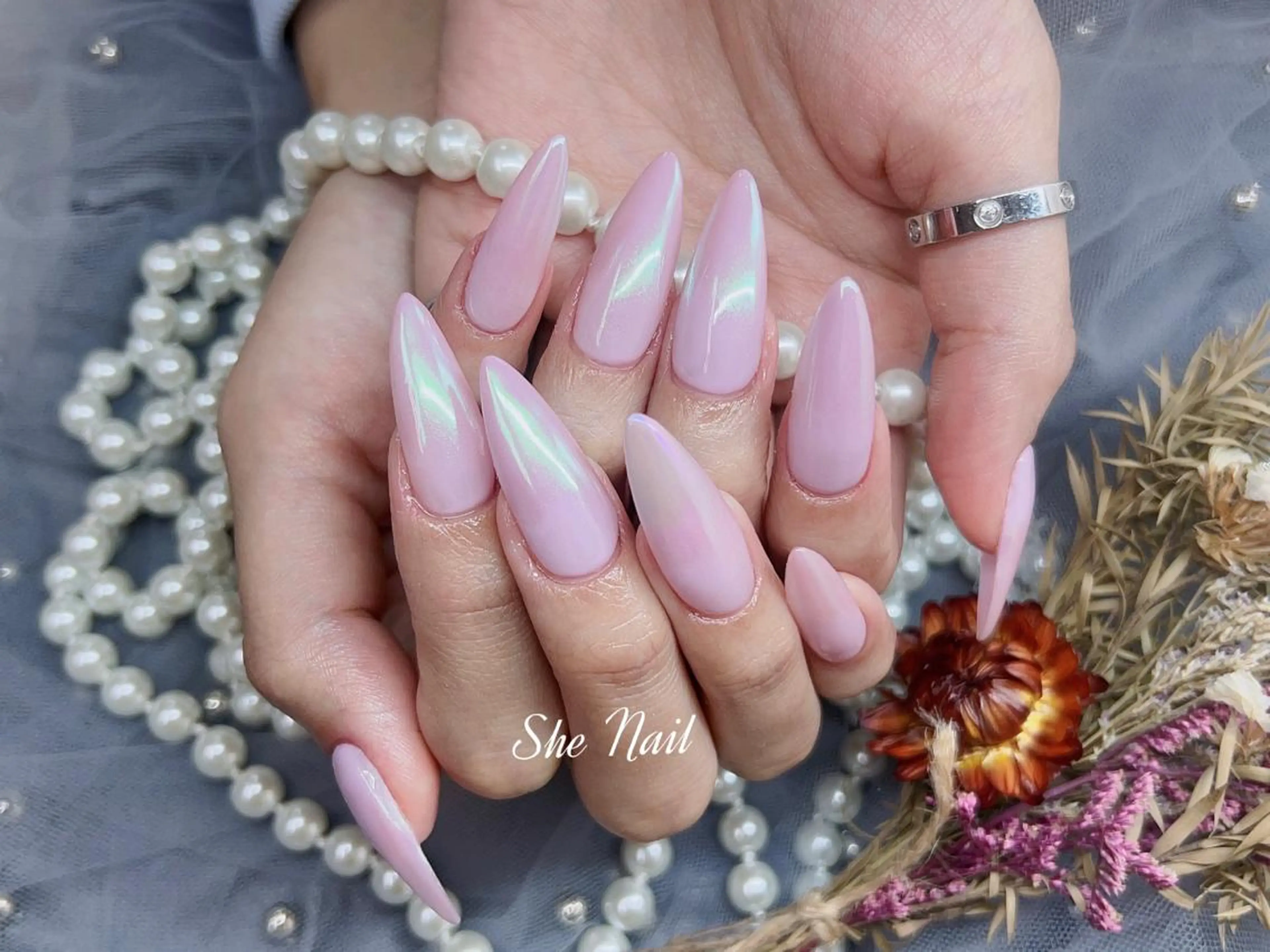 ネイル オーロラネイル 長さ出し ワンカラーネイル シンプルネイル ネイルチップ She   Nail所属・ISA_ BELLAのネイルデザイン