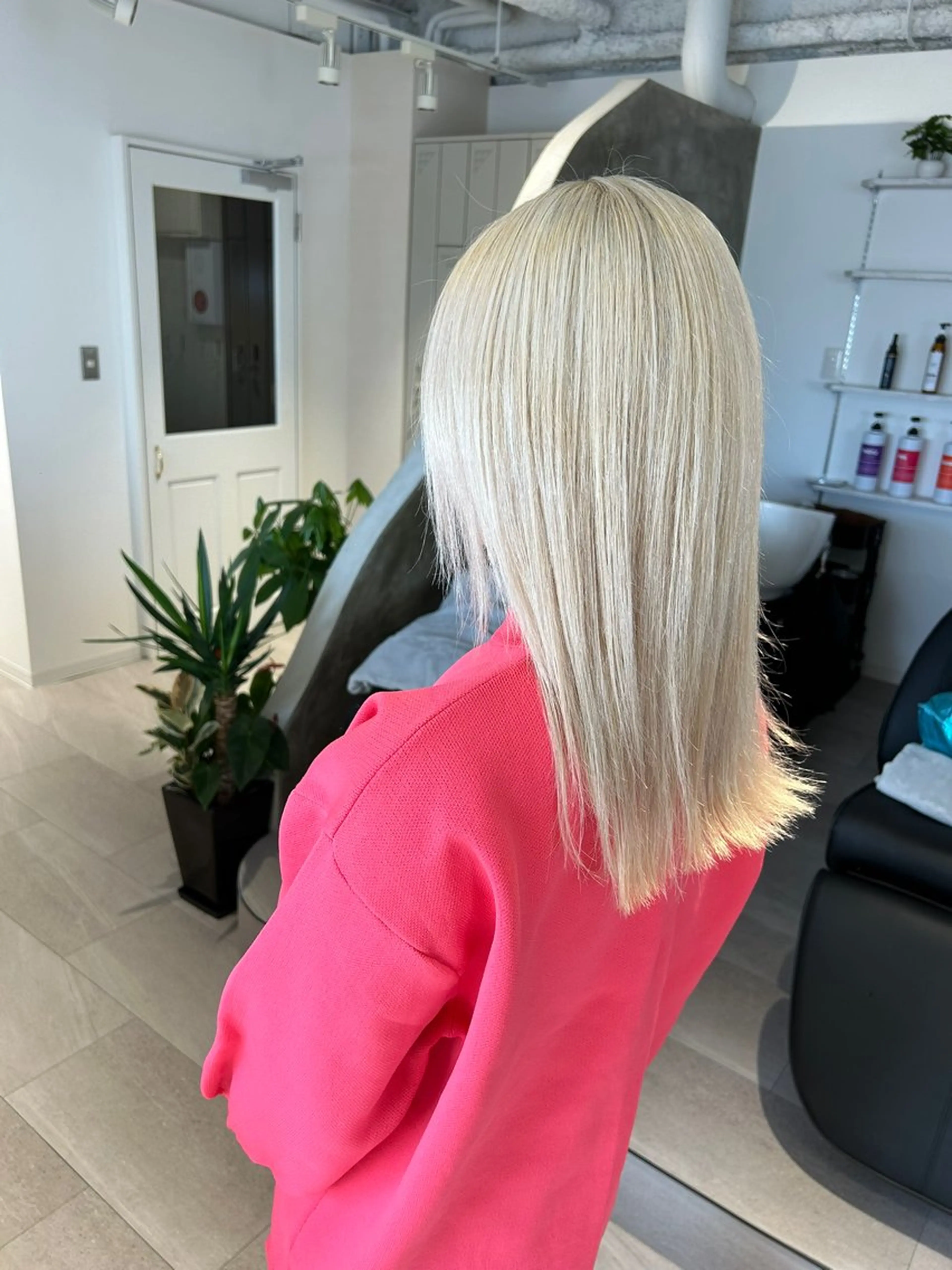 セミロング ior北千住【イオール】所属・YU(ハイトーン/ ブリーチカラー)のヘアスタイル