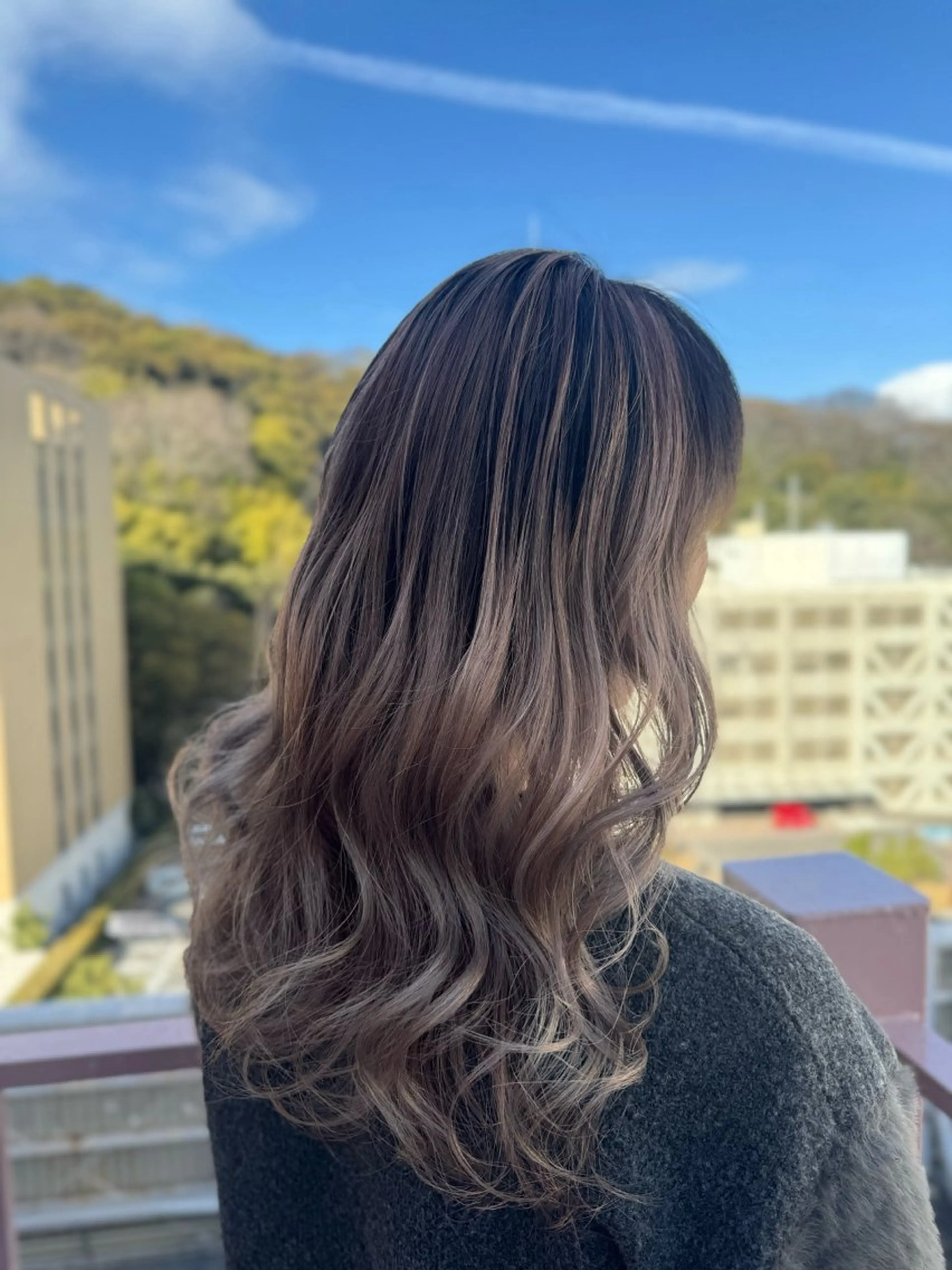 セミロング カラー バレイヤージュ レイヤーカット ヘアカラー Viage （ビアージュ）のヘアスタイル