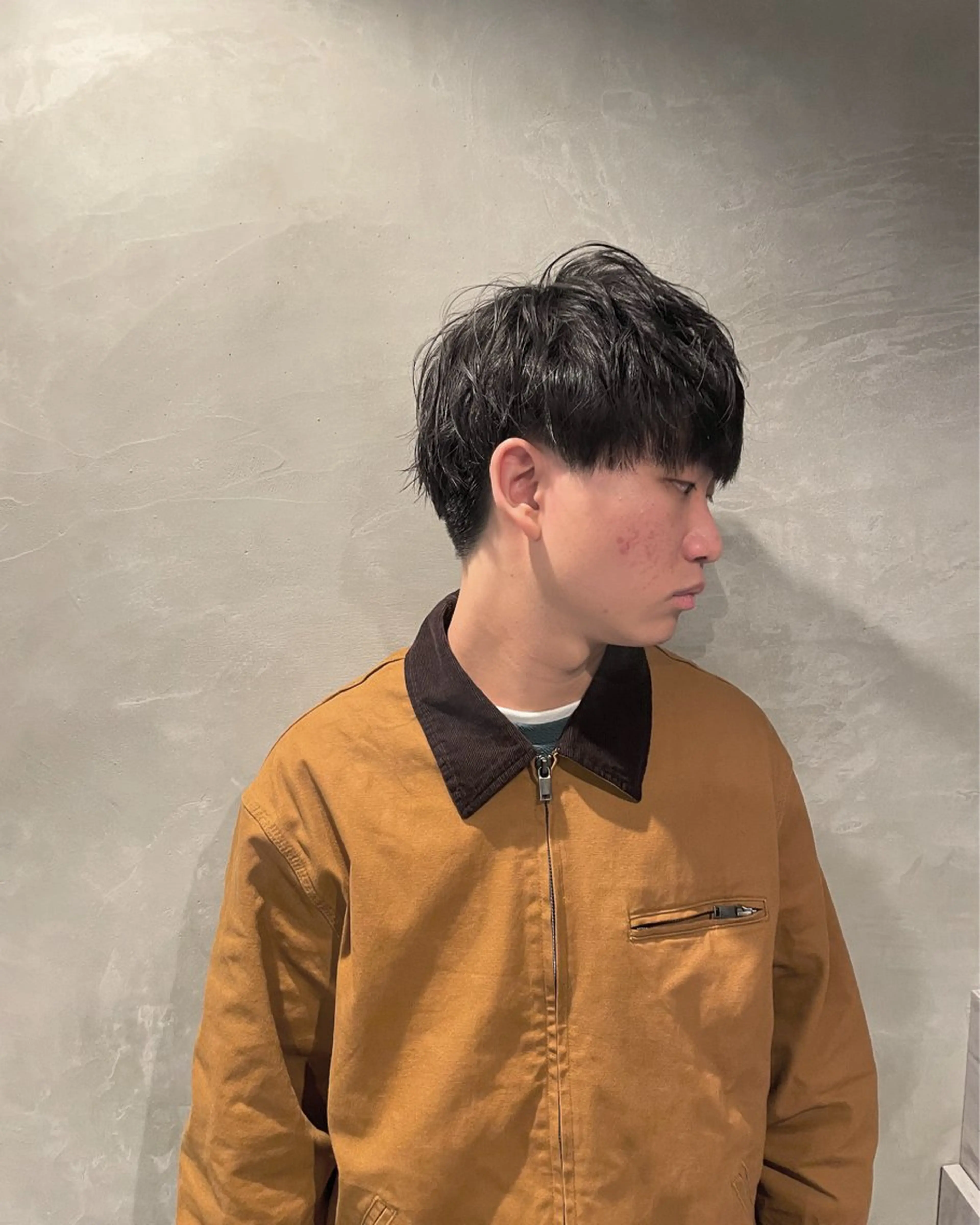 ショート カラー メンズ マッシュ ツーブロック 刈り上げ 透け感カラー🫧 加納トモヒロのヘアスタイル