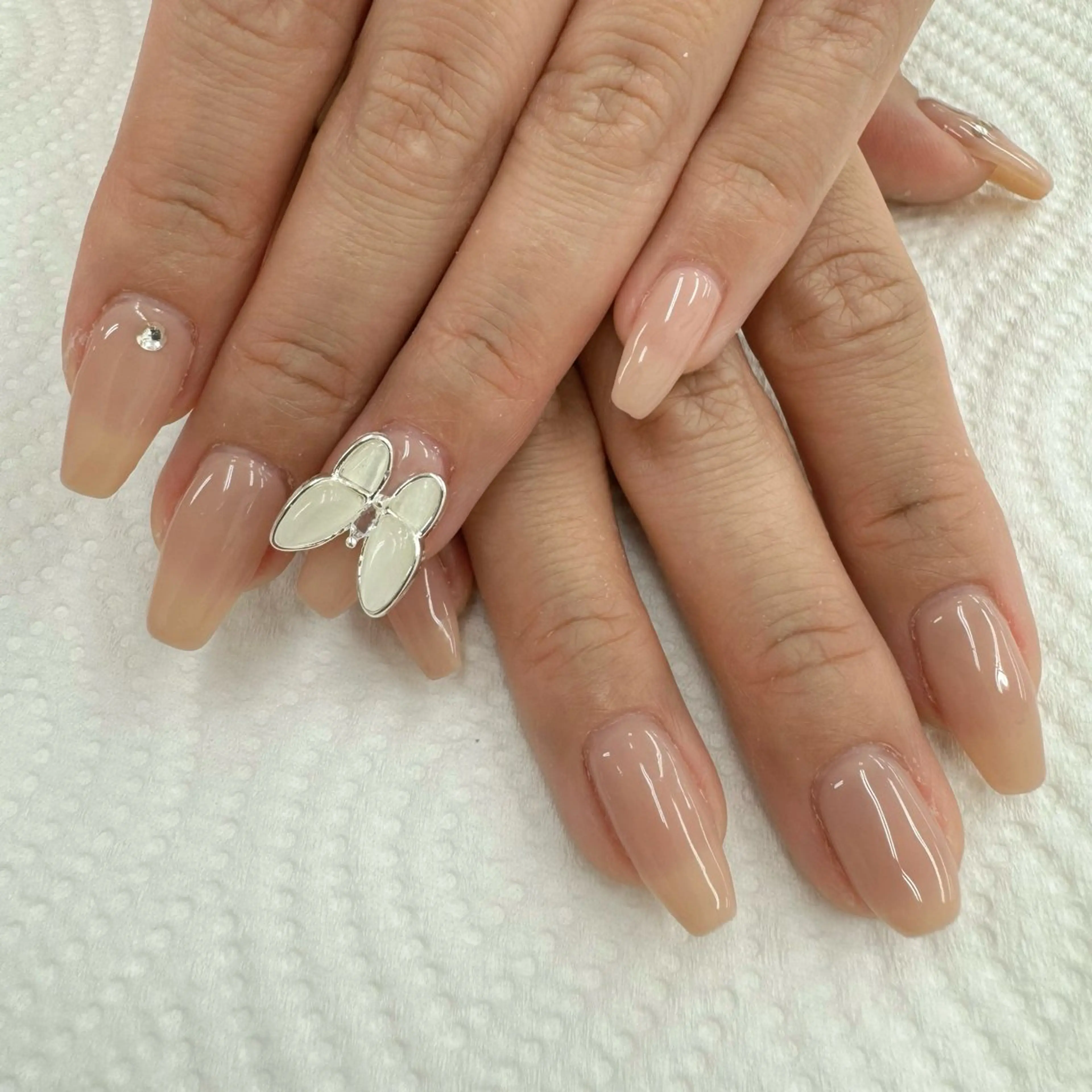 ネイル ストーンネイル 🌺Bianca立川 HAGA🌺のネイルデザイン
