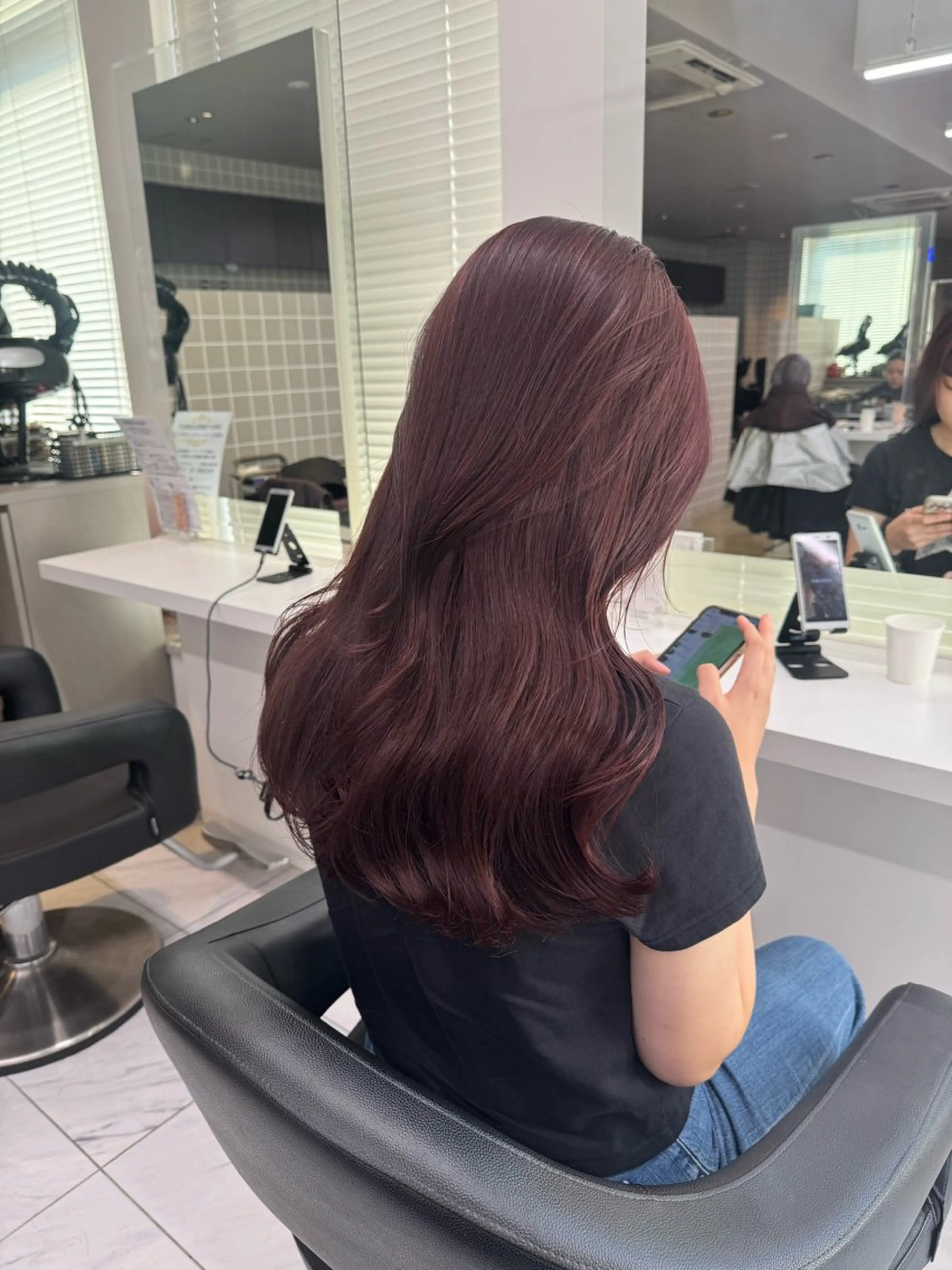 ミディアム カラー ヘアアレンジ ベージュカラー 黒髪 ブリーチ ブルーカラー ブルーブラック ヘアカラー トリートメント ヘッドスパ ヘアセット 韓国トレンドの 達人♡のヘアスタイル