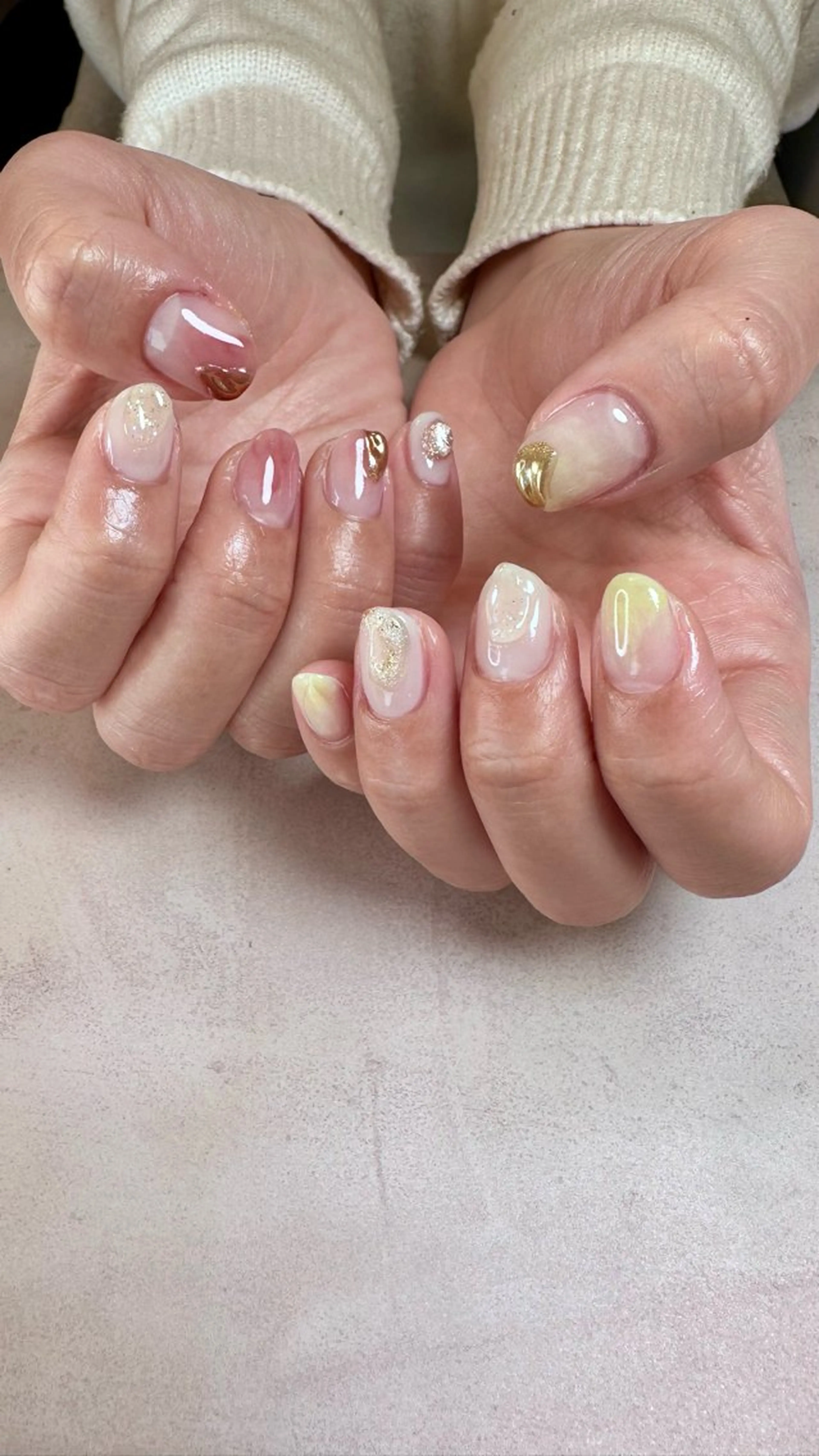 ネイル ニュアンスネイル ハンドネイル ハンドケア Atelier Ariのネイルデザイン