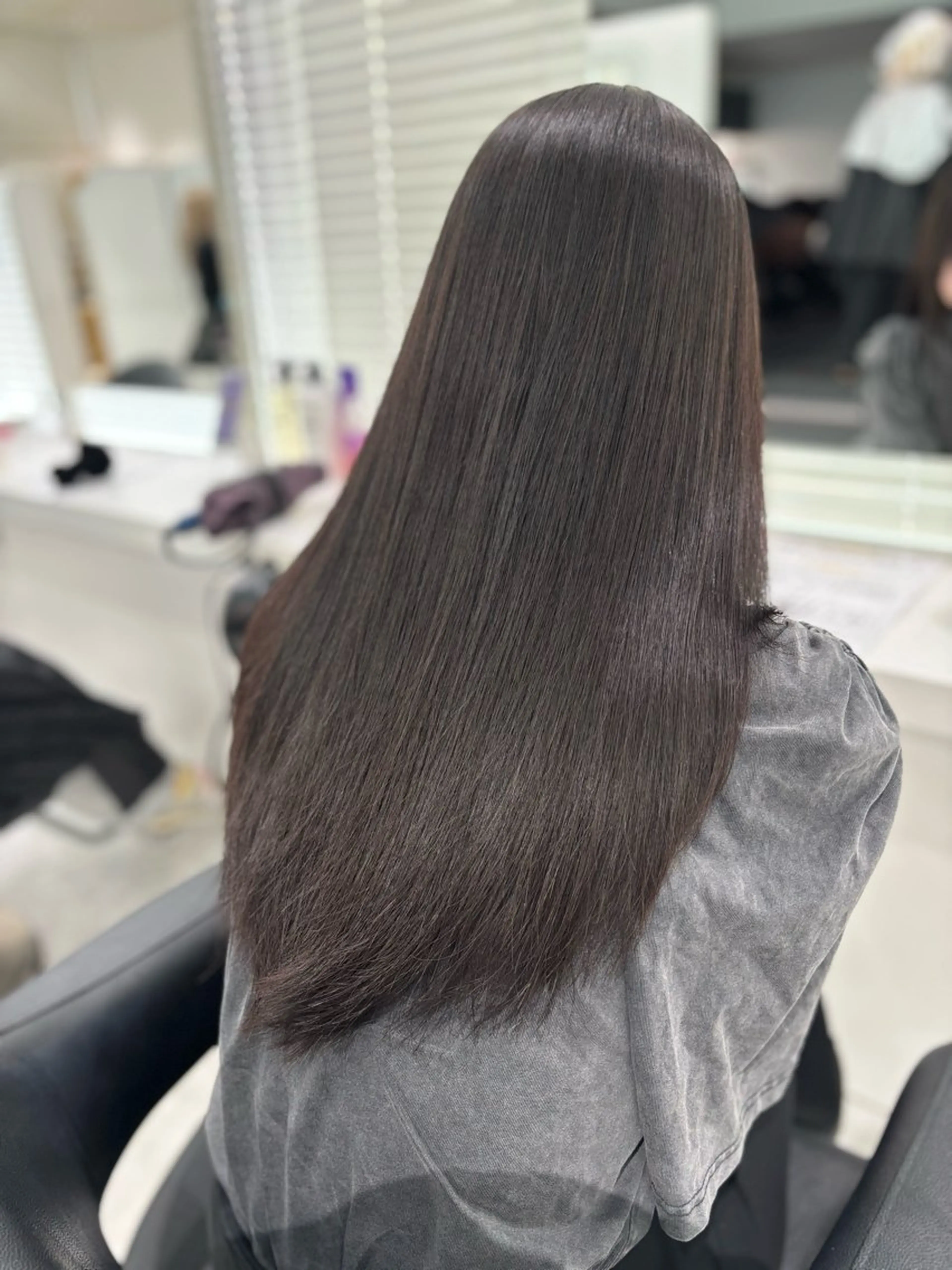 ロング カット 縮毛矯正 トリートメント 🤍透明感カラー ×縮毛矯正🤍ゆうのヘアスタイル