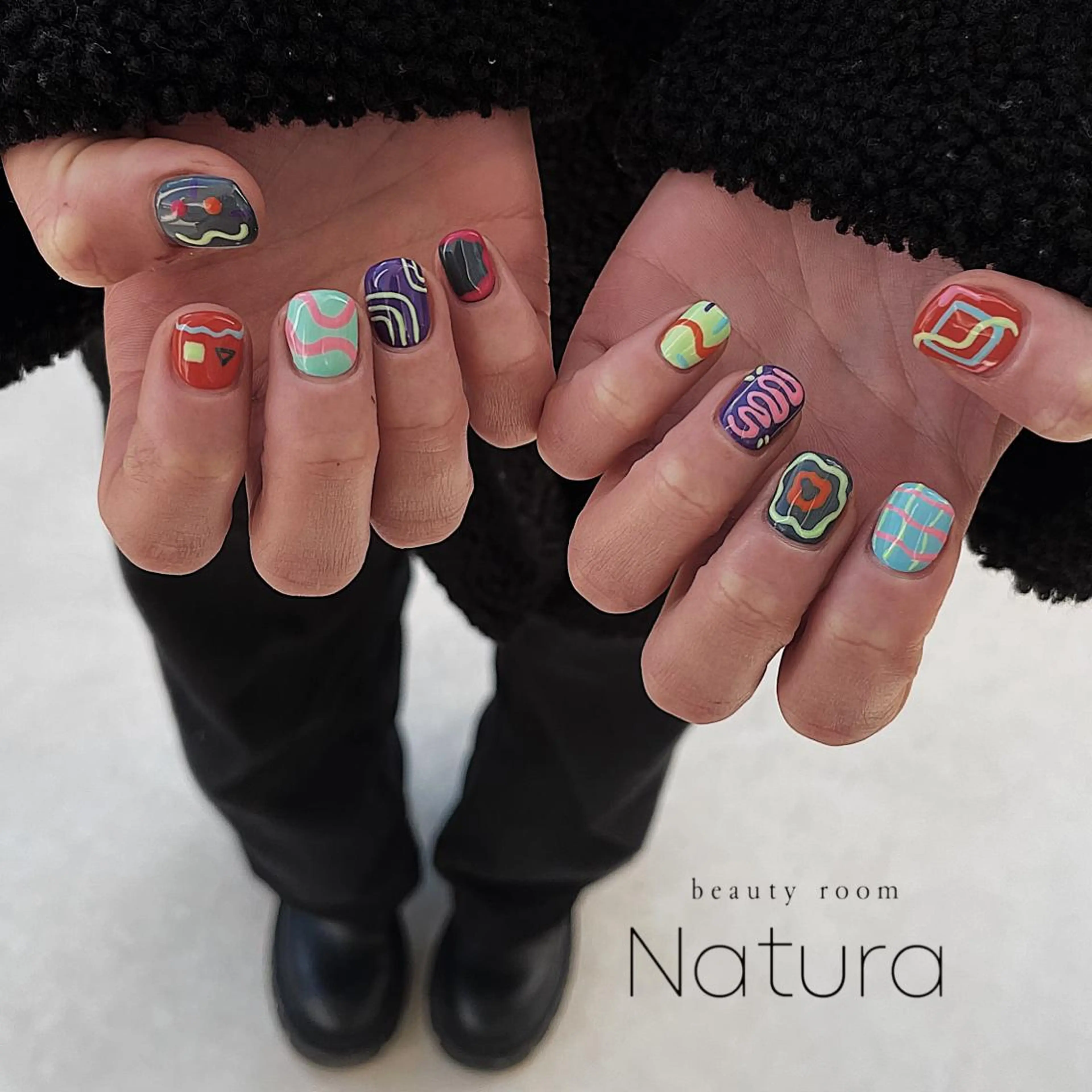 ネイル マツエク・マツパ アイブロウ 持ち込み ハンドネイル beautyroom Naturaのネイルデザイン