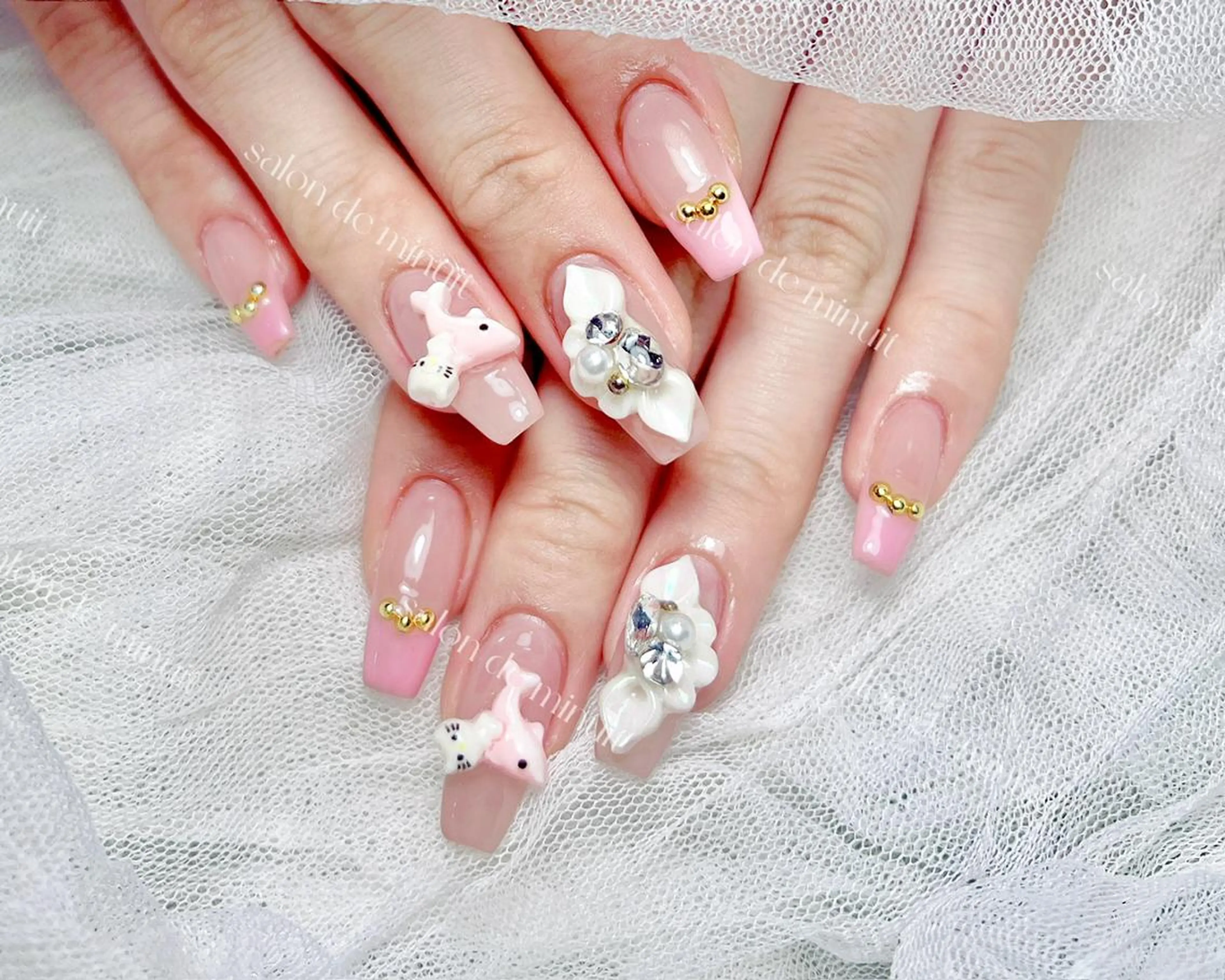 ネイル Salon de Minuit🦩のネイルデザイン