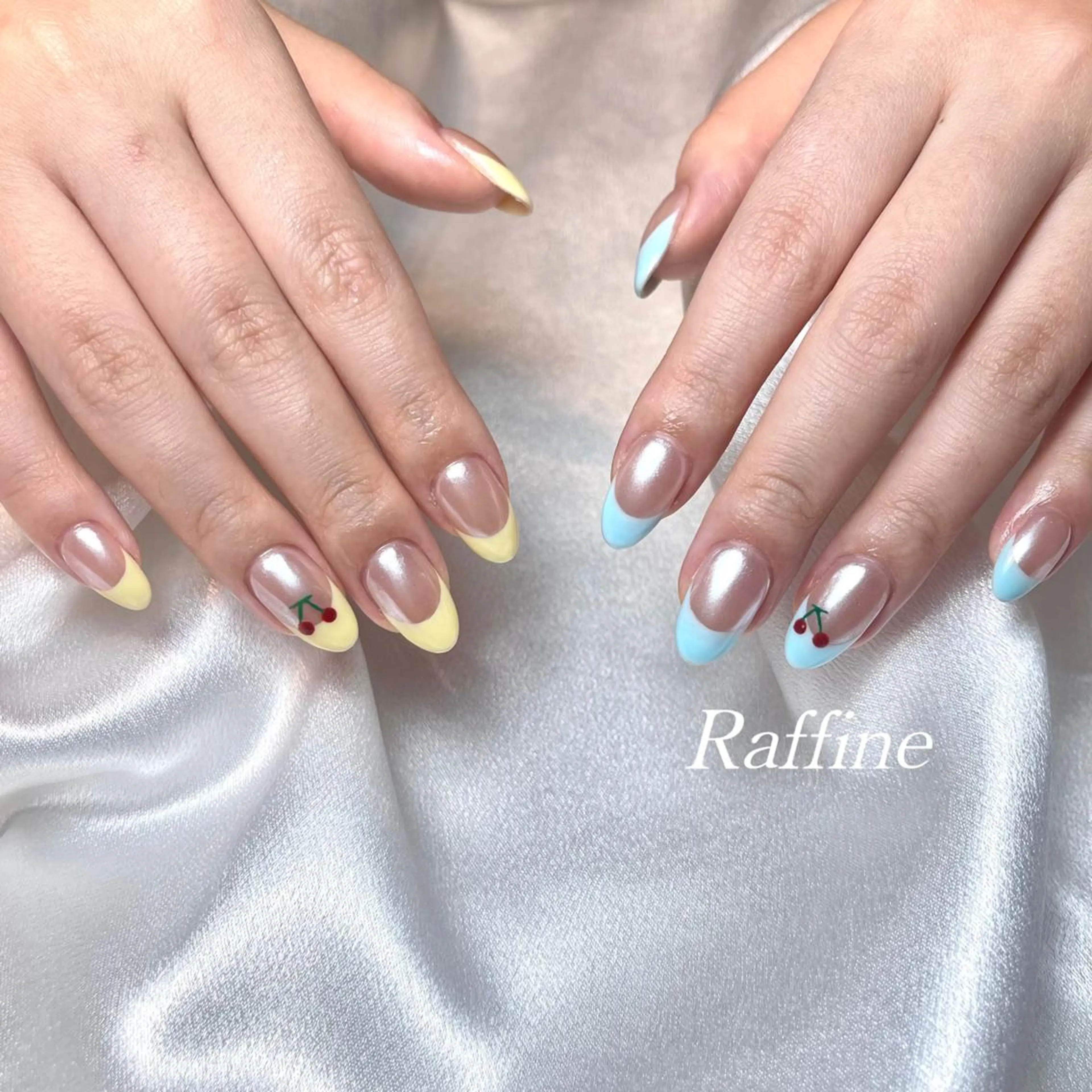 ネイル ハンドネイル RAFFINE 月🦋🩵のネイルデザイン
