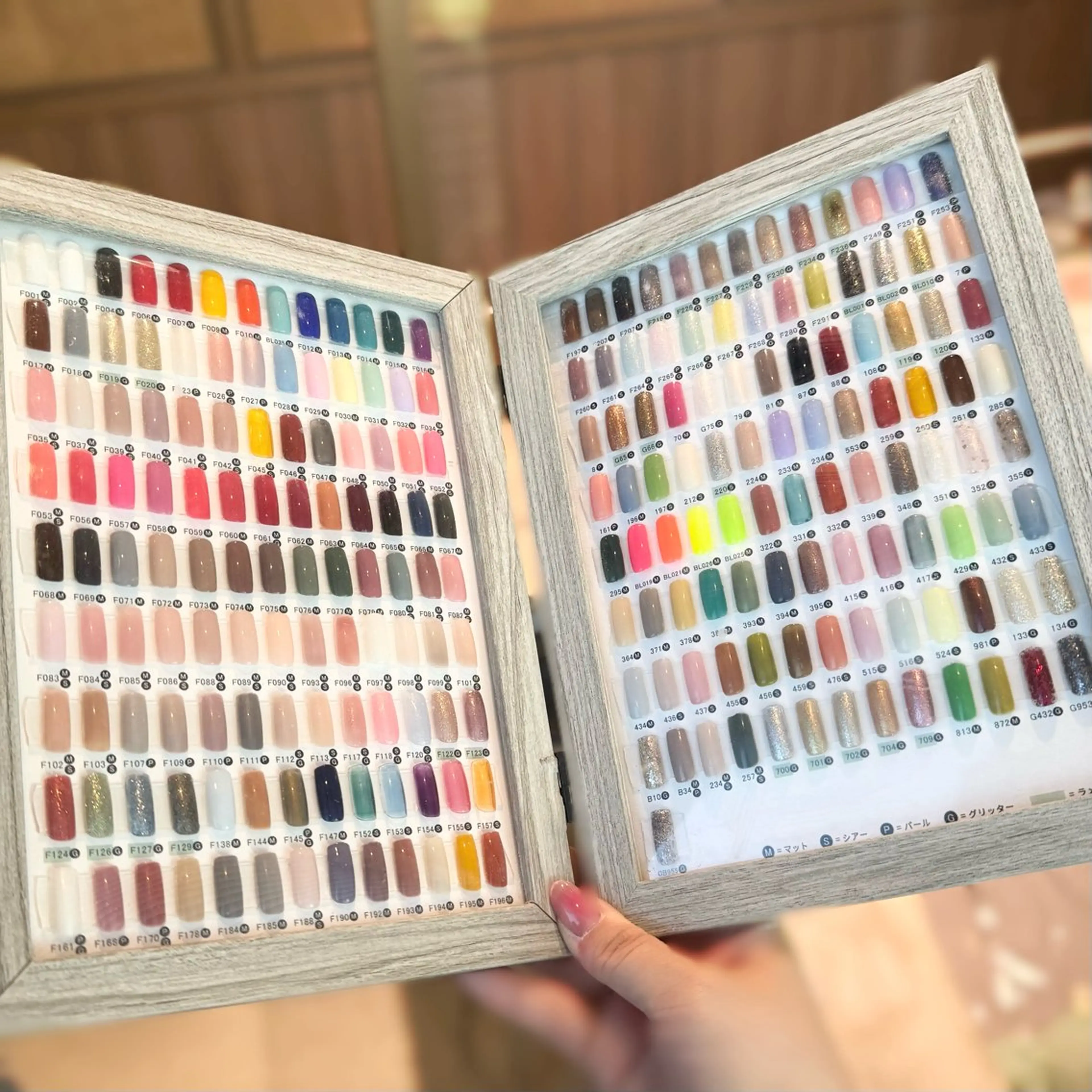 ネイル アートネイル グリーン ラメ(グリッター) ラメグラデーション ワンカラーネイル 久屋大通DEE kobayashiのネイルデザイン