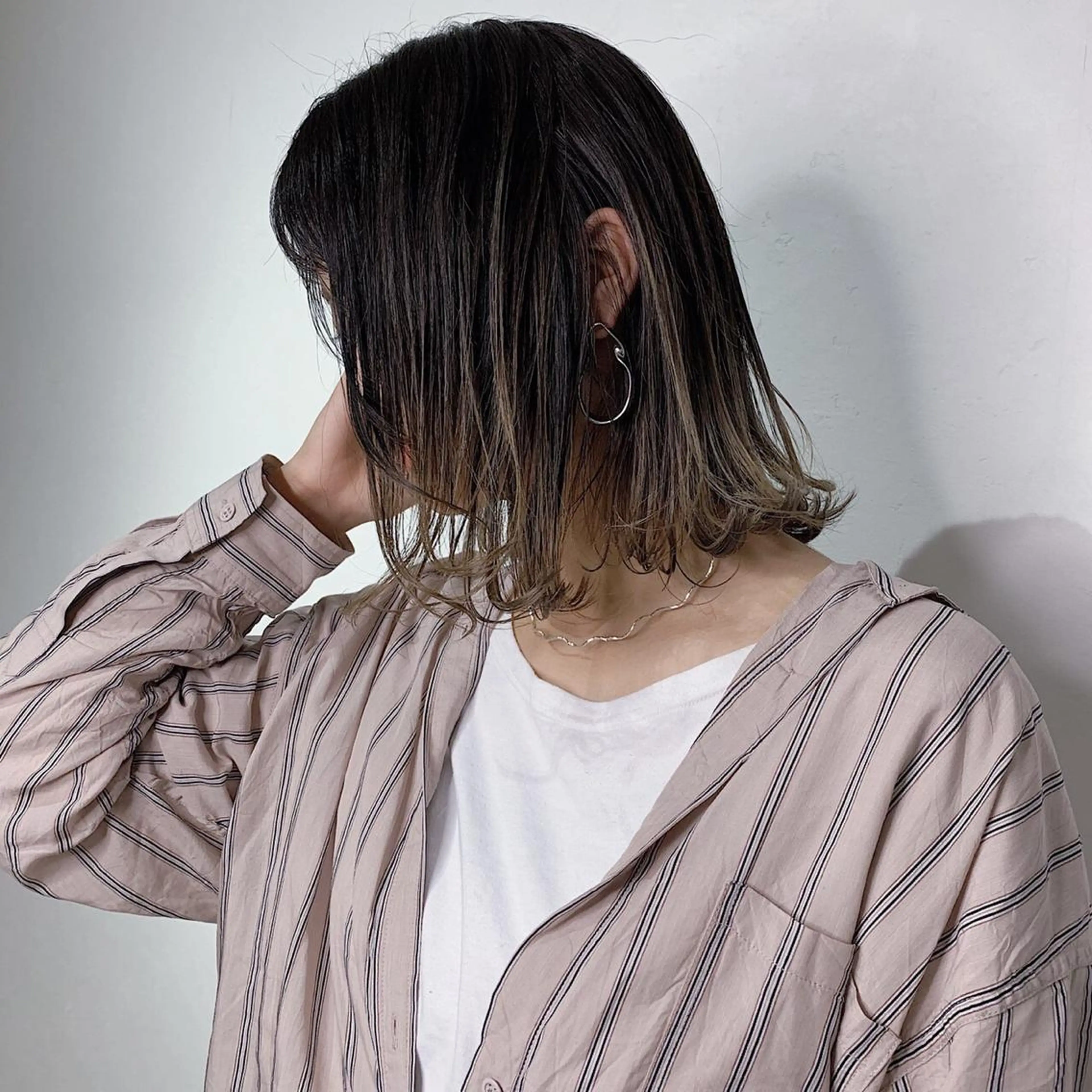 ミディアム カラー _WHITE+ 南海難波店のヘアスタイル