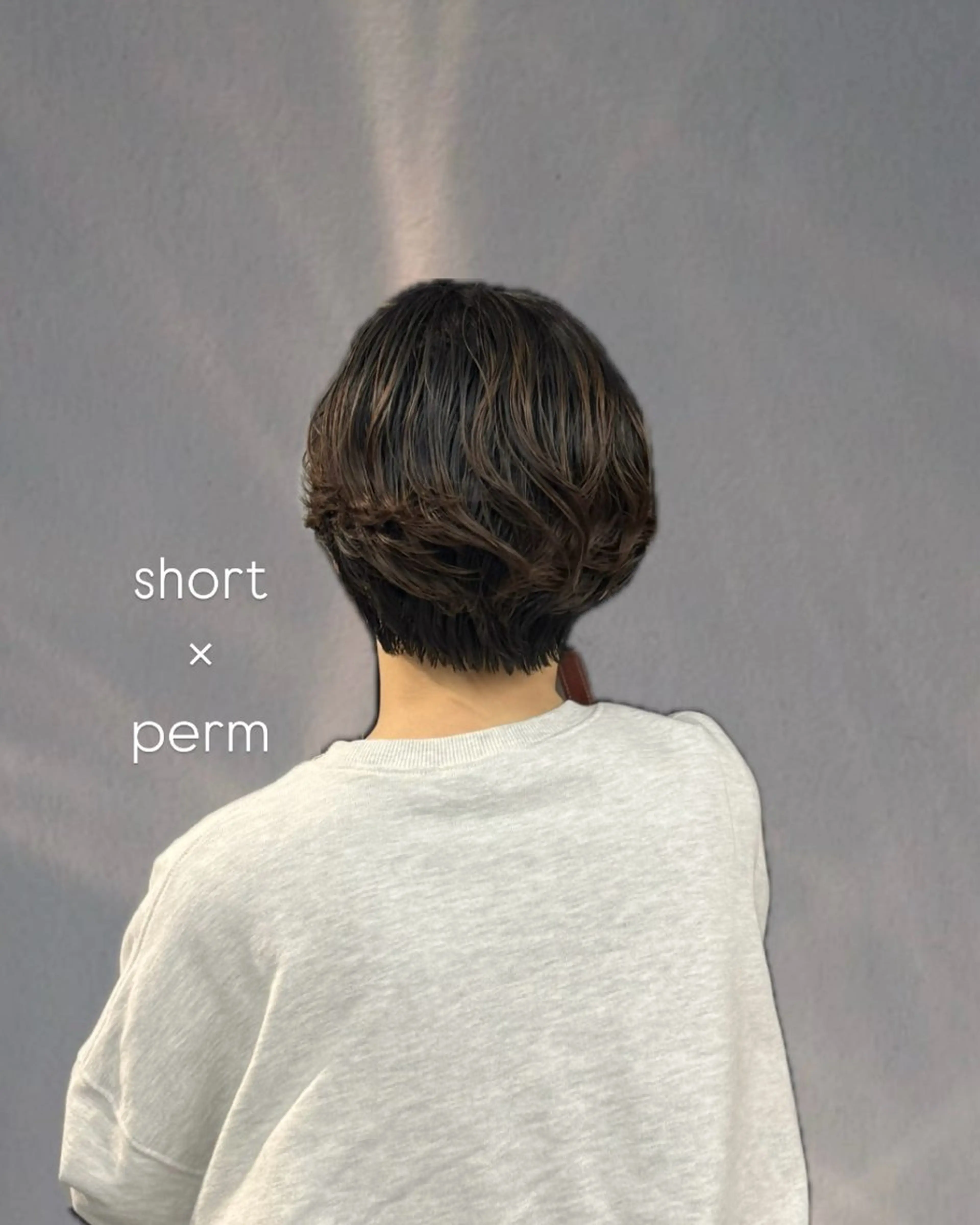 ショート パーマ INORI🐳/艶カ ラー/レイヤーカットのヘアスタイル