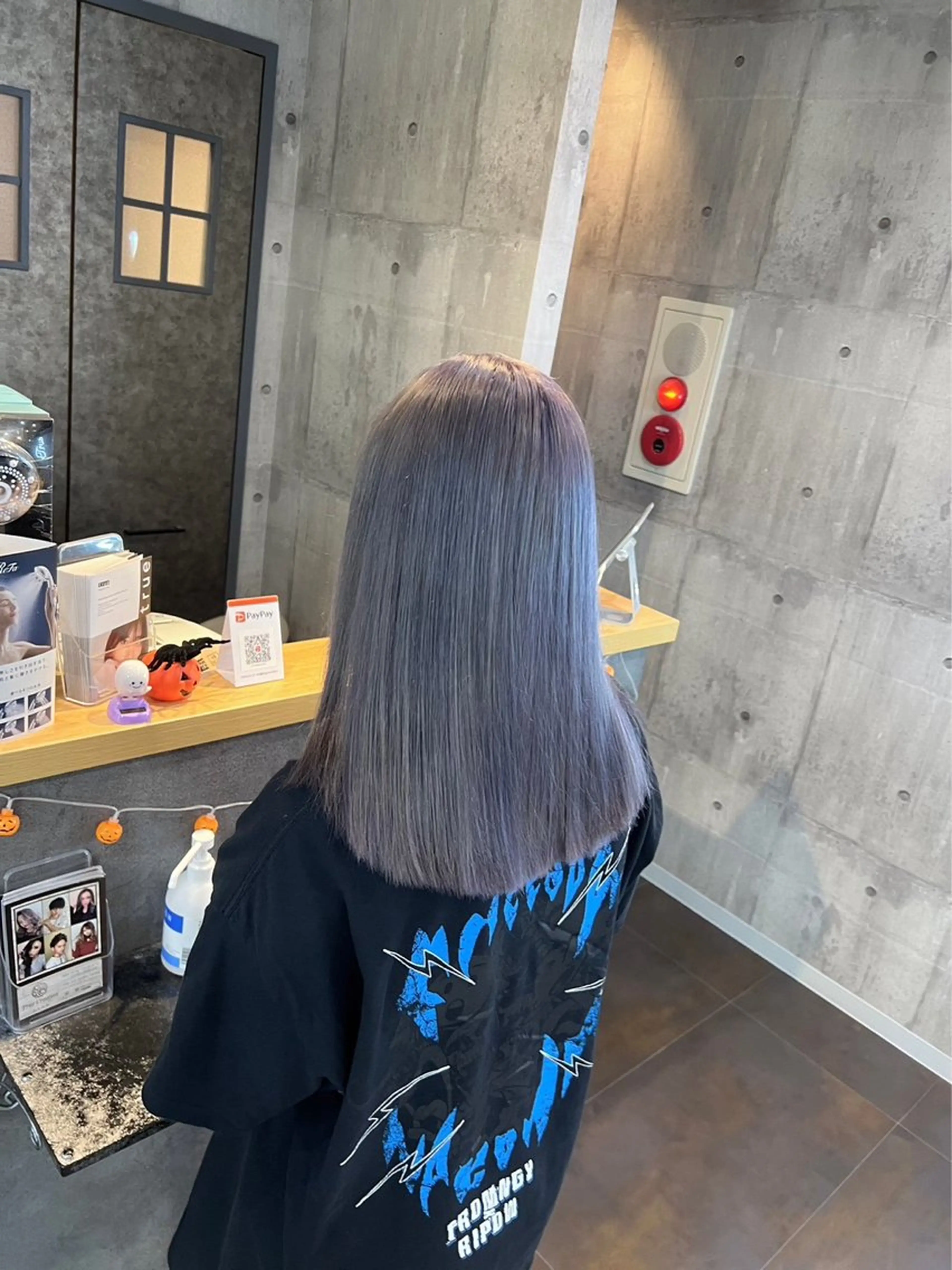 セミロング 透明感ハイトーン カラー🦋🌧希咲のヘアスタイル