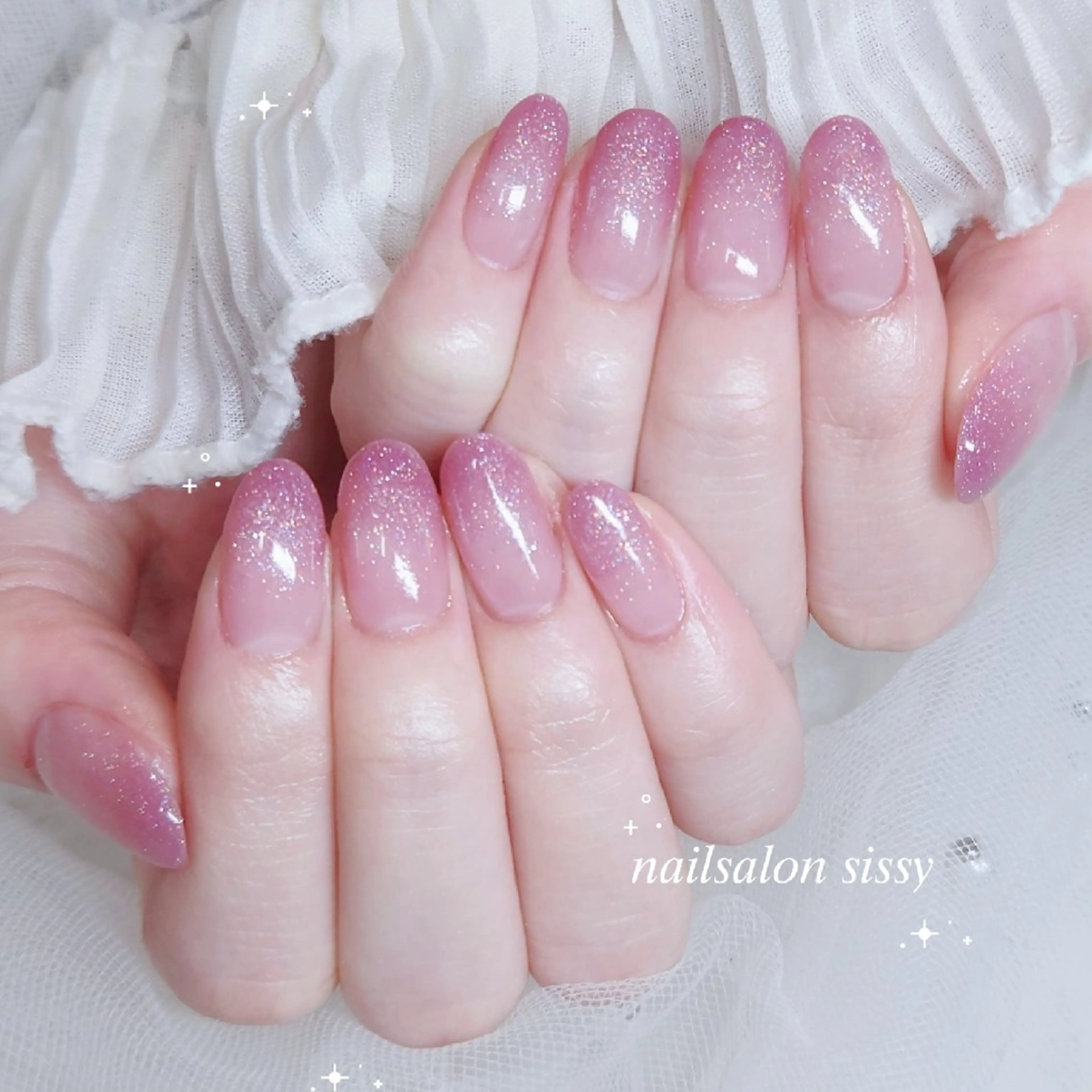 ネイル グラデーション キラキラネイル ラメ(グリッター) ラメグラデーション 冬ネイル ハンドネイル nailsalon sissy所属・sissy hatsuneのネイルデザイン