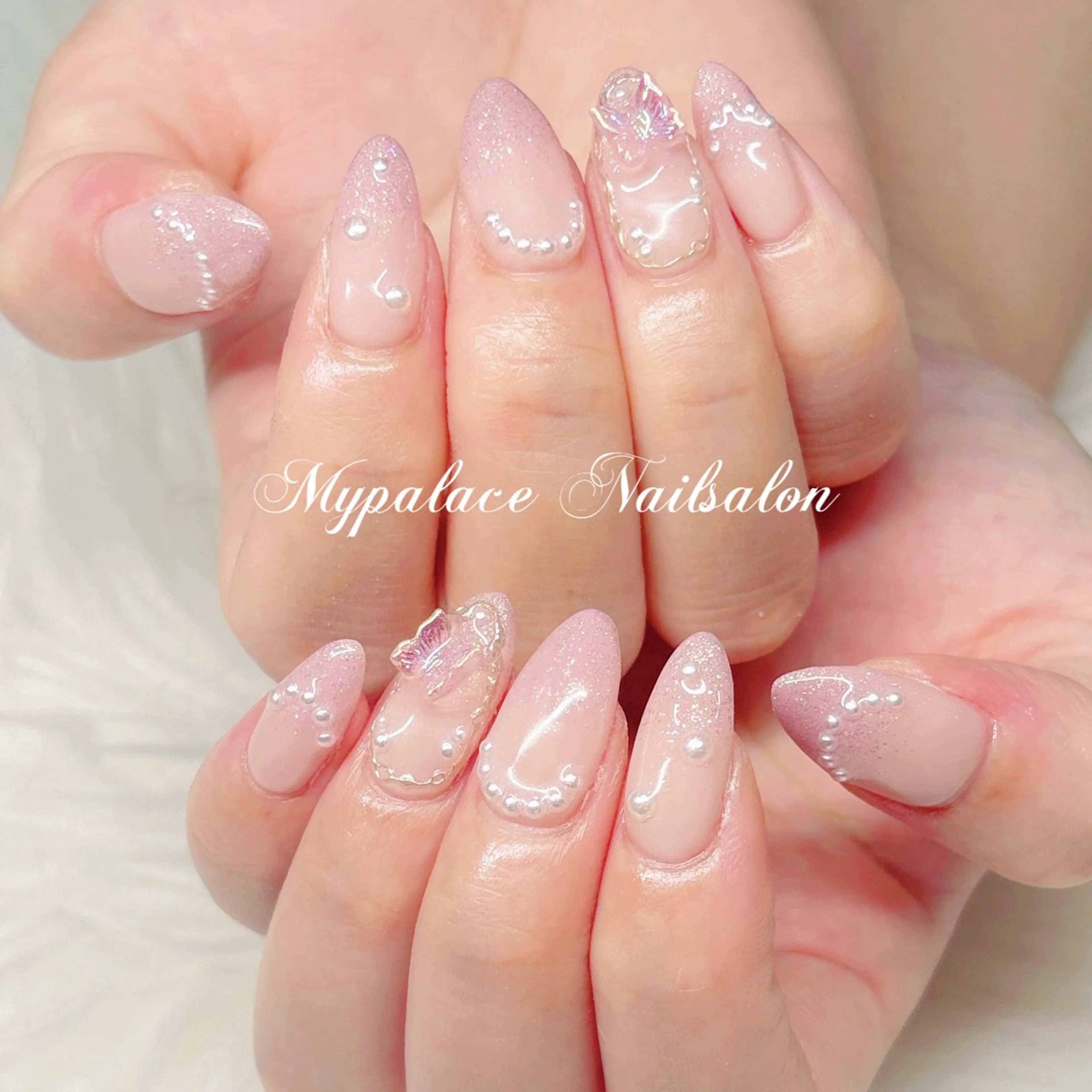 ネイル グラデーション ラメ(グリッター) ラメグラデーション ピンク ハンドネイル Yuis Nailスカルプ専門のネイルデザイン