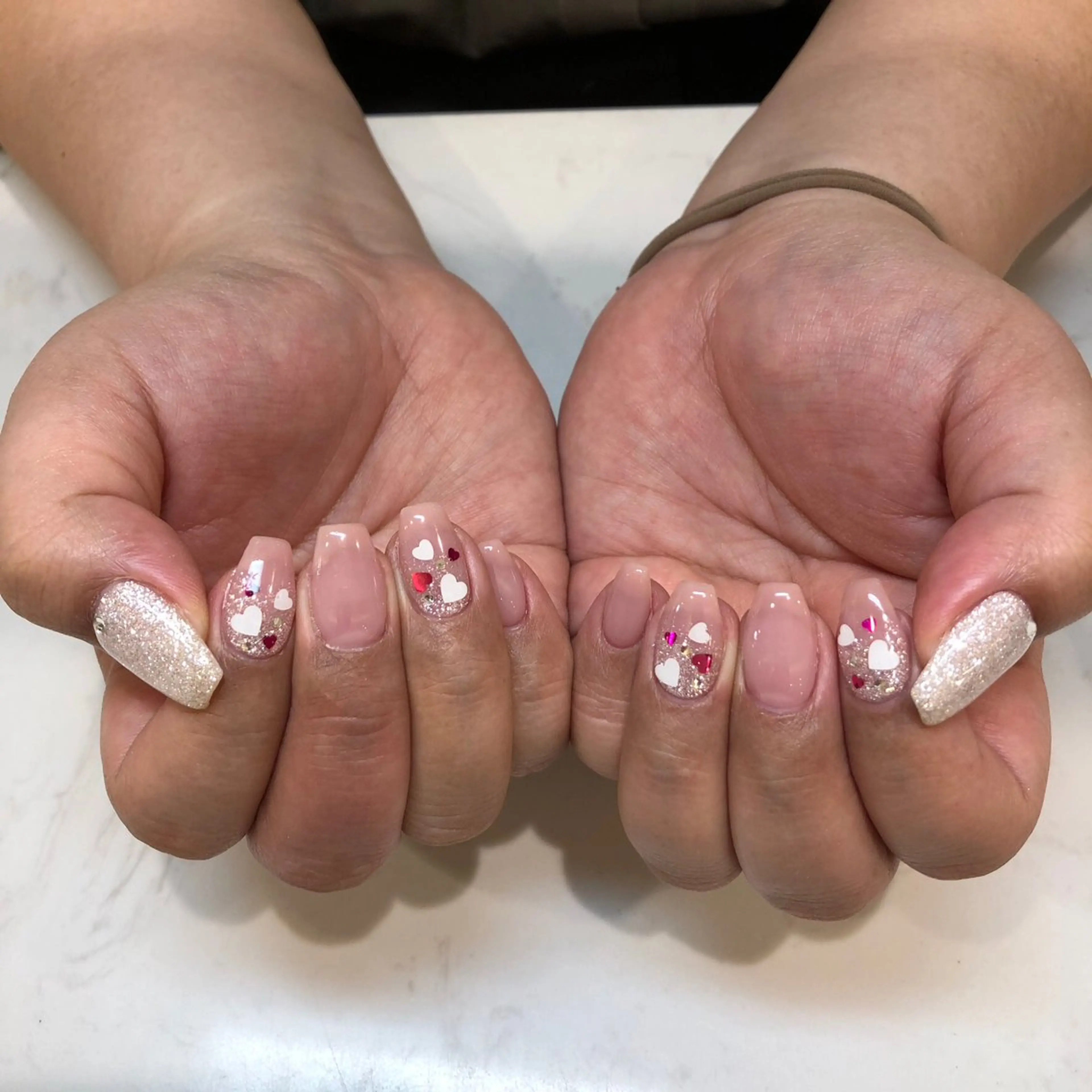 ネイル Raviy  新宿店所属・わたなべ あやかのネイルデザイン