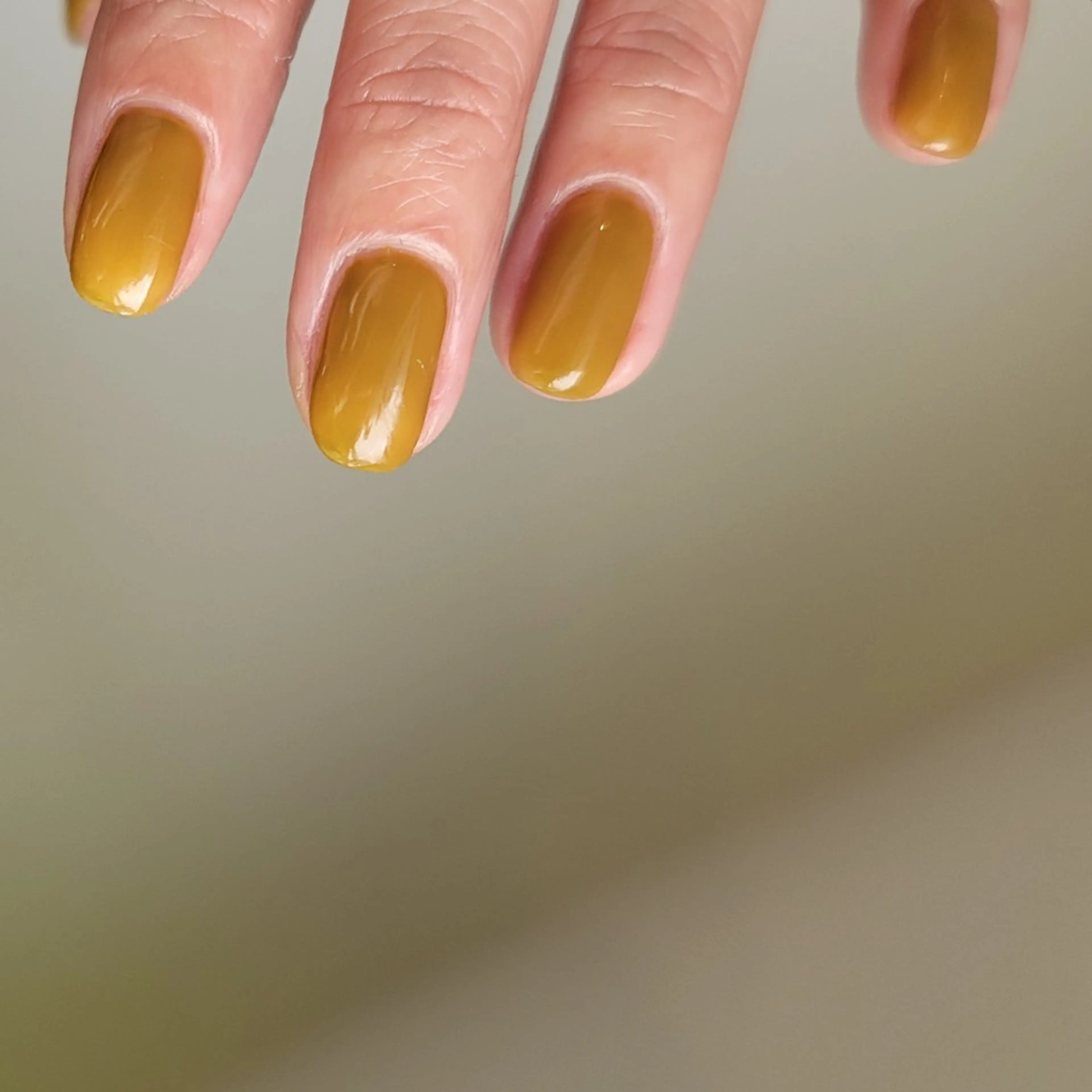 ネイル 黄色 ハンドネイル 🌲🌳🚪iiit o🌲🌳🌲のネイルデザイン