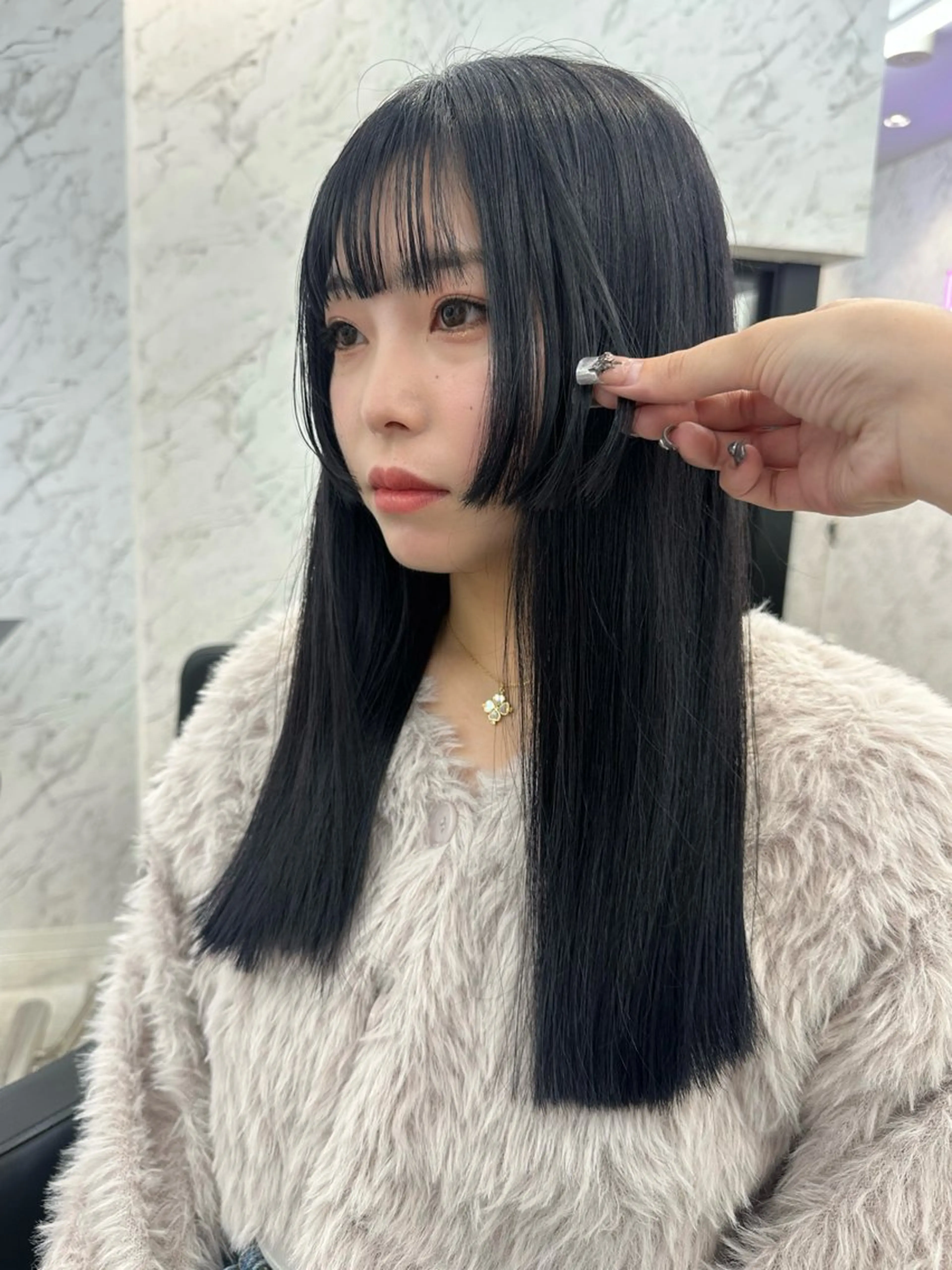 【リピーター様限定🩵】顔まわりカット＋艶カラー＋巻きスタイリングの写真