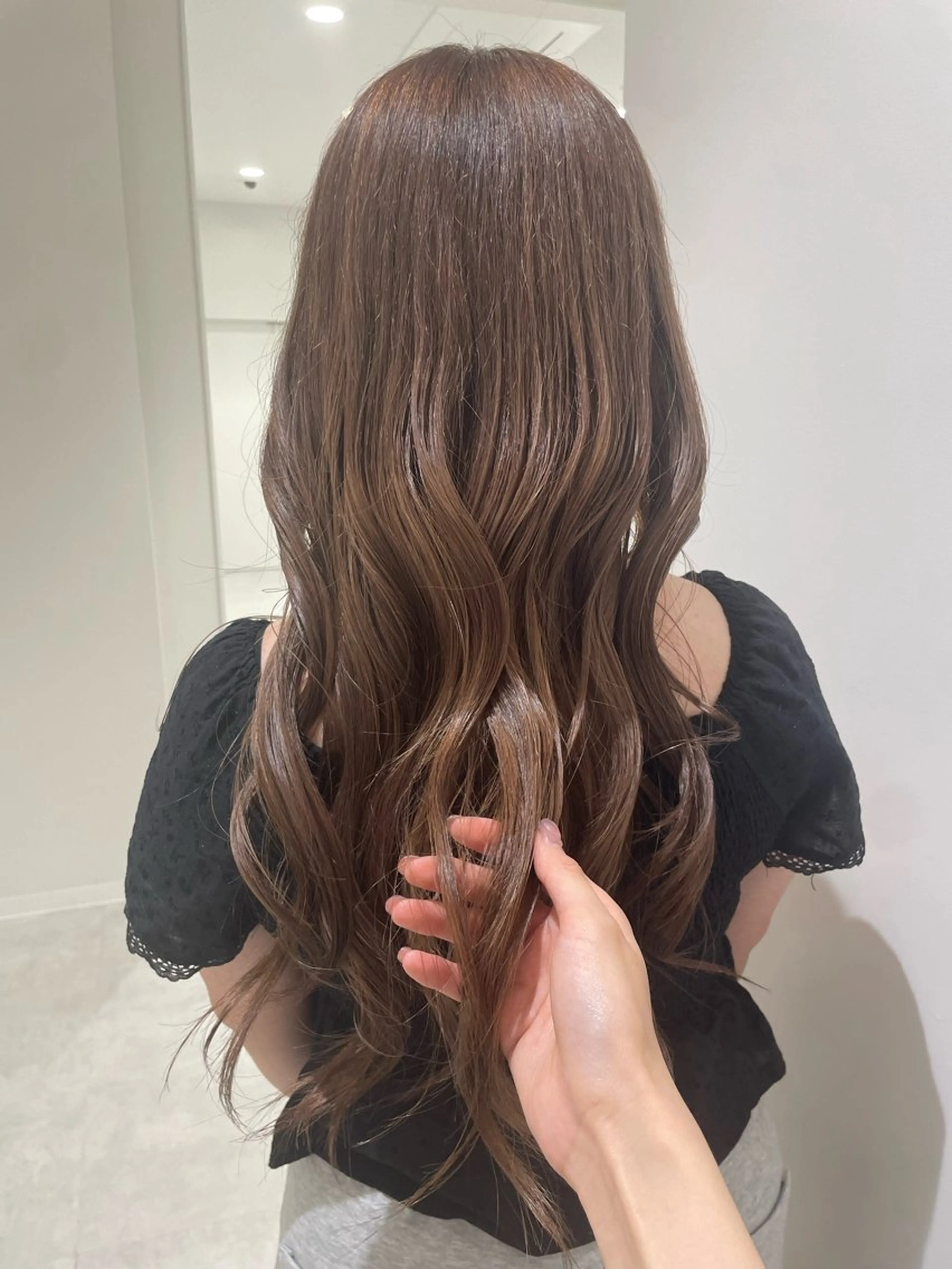 ロング カラー ベージュカラー ブリーチ ミルクティーベージュ ヘアカラー トリートメント 🧁艶カラー /アレンジ🎀くるみのヘアスタイル