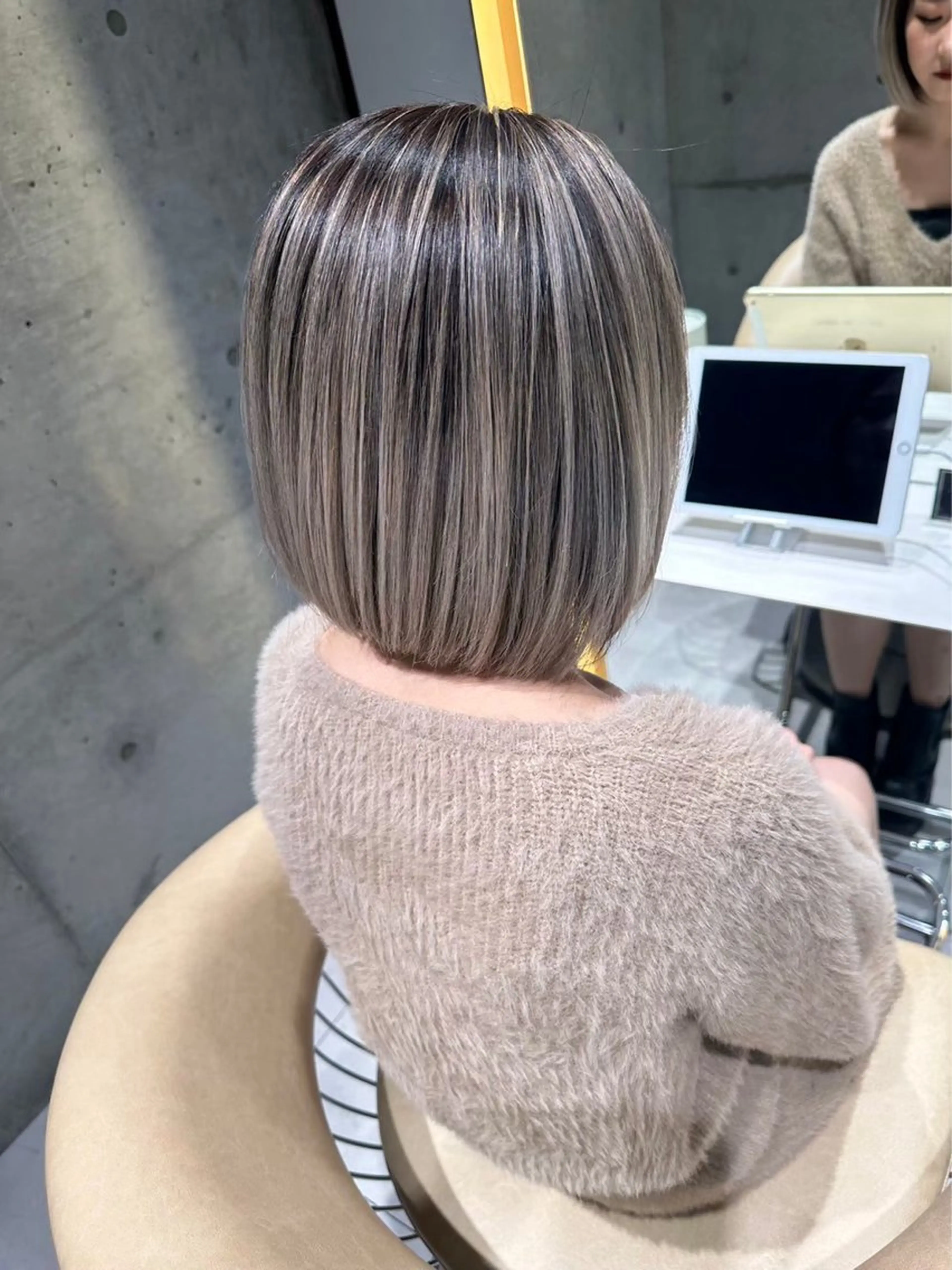 ミディアム カラー ヘアカラー トリートメント Lond Le'aのヘアスタイル
