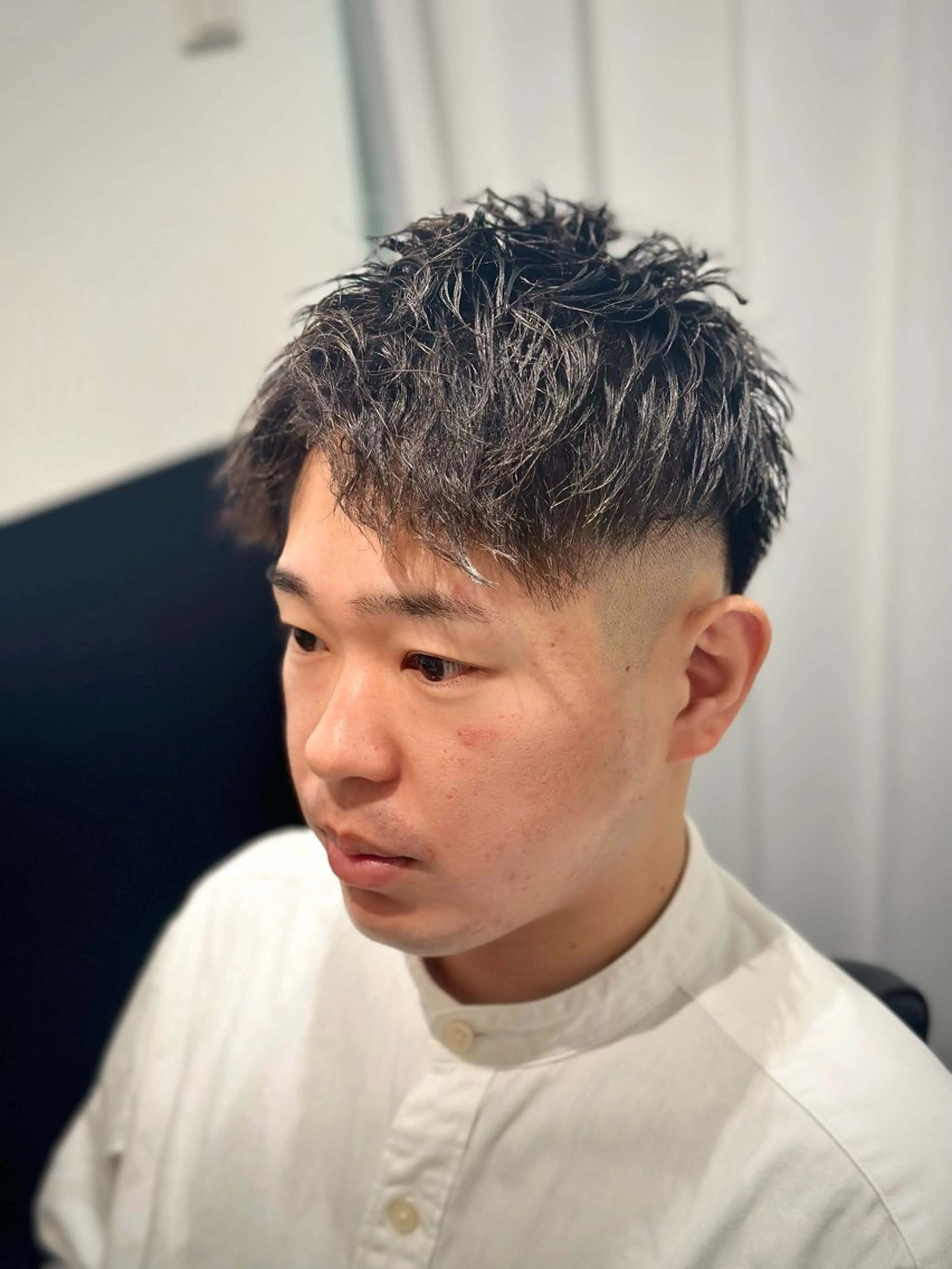 パーマ メンズ フェードカット カット パーマ 銀座メンズ ビジネスショートのヘアスタイル