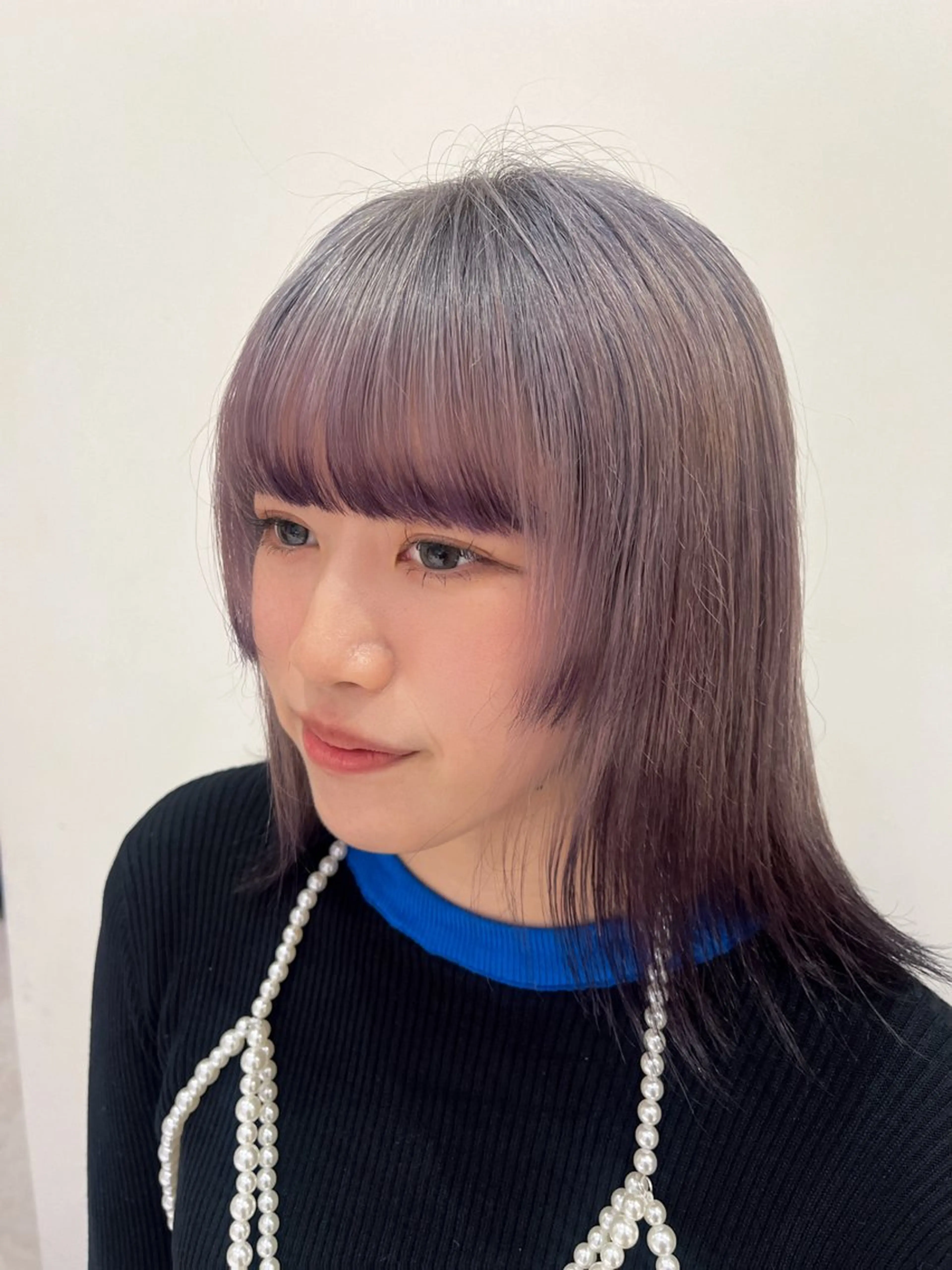 セミロング カラー デザインカラー パープルカラー 櫻井 莉子のヘアスタイル