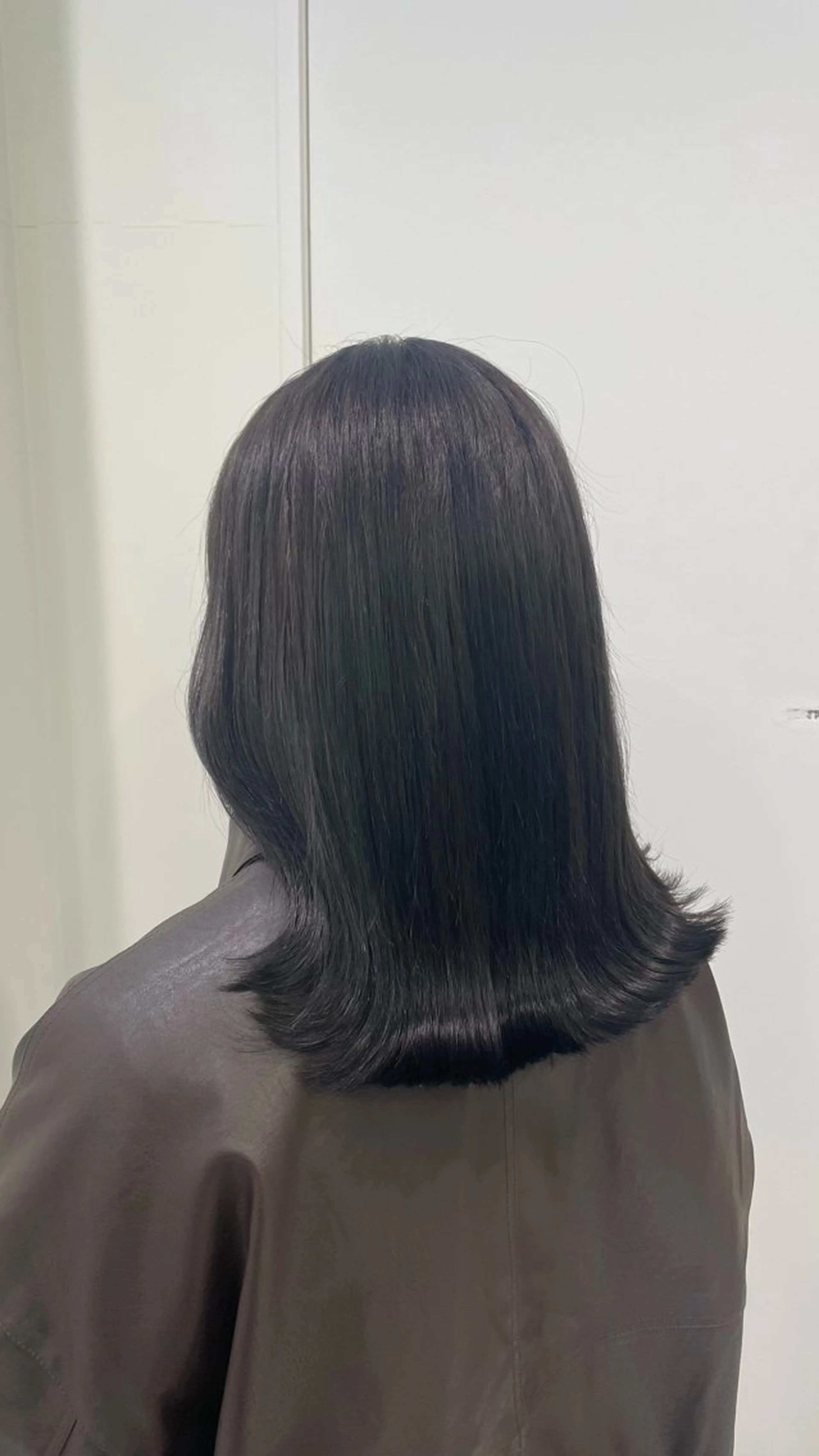 セミロング カラー 外ハネヘア ヘアカラー トリートメント 韓国暗髪🩶レイヤー 🩶hayatoのヘアスタイル