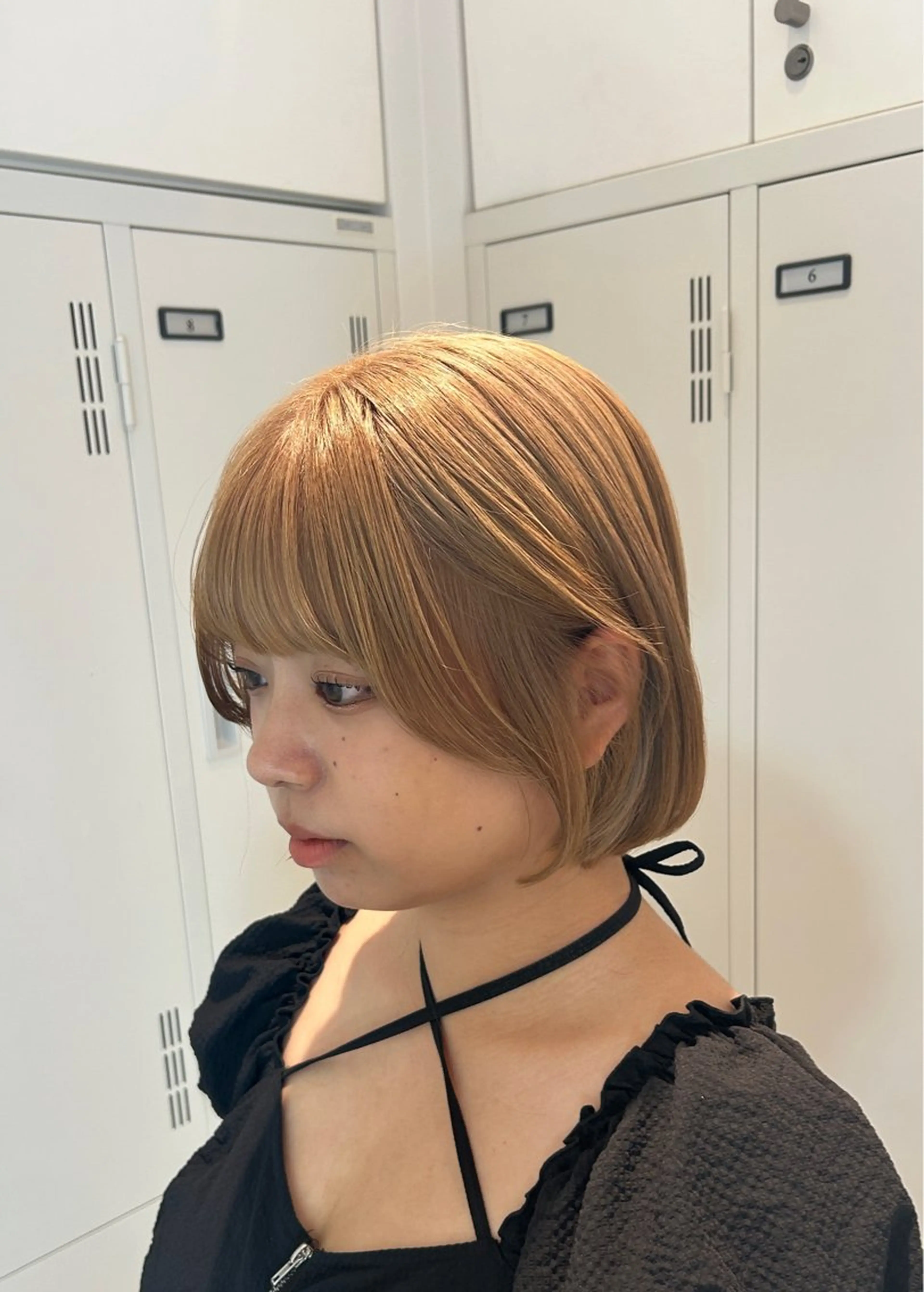 ショート カラー ブリーチ ハイトーンカラー ボブ 顔周りカット カット ヘアカラー ダブルカラー /透明感カラーRioのヘアスタイル