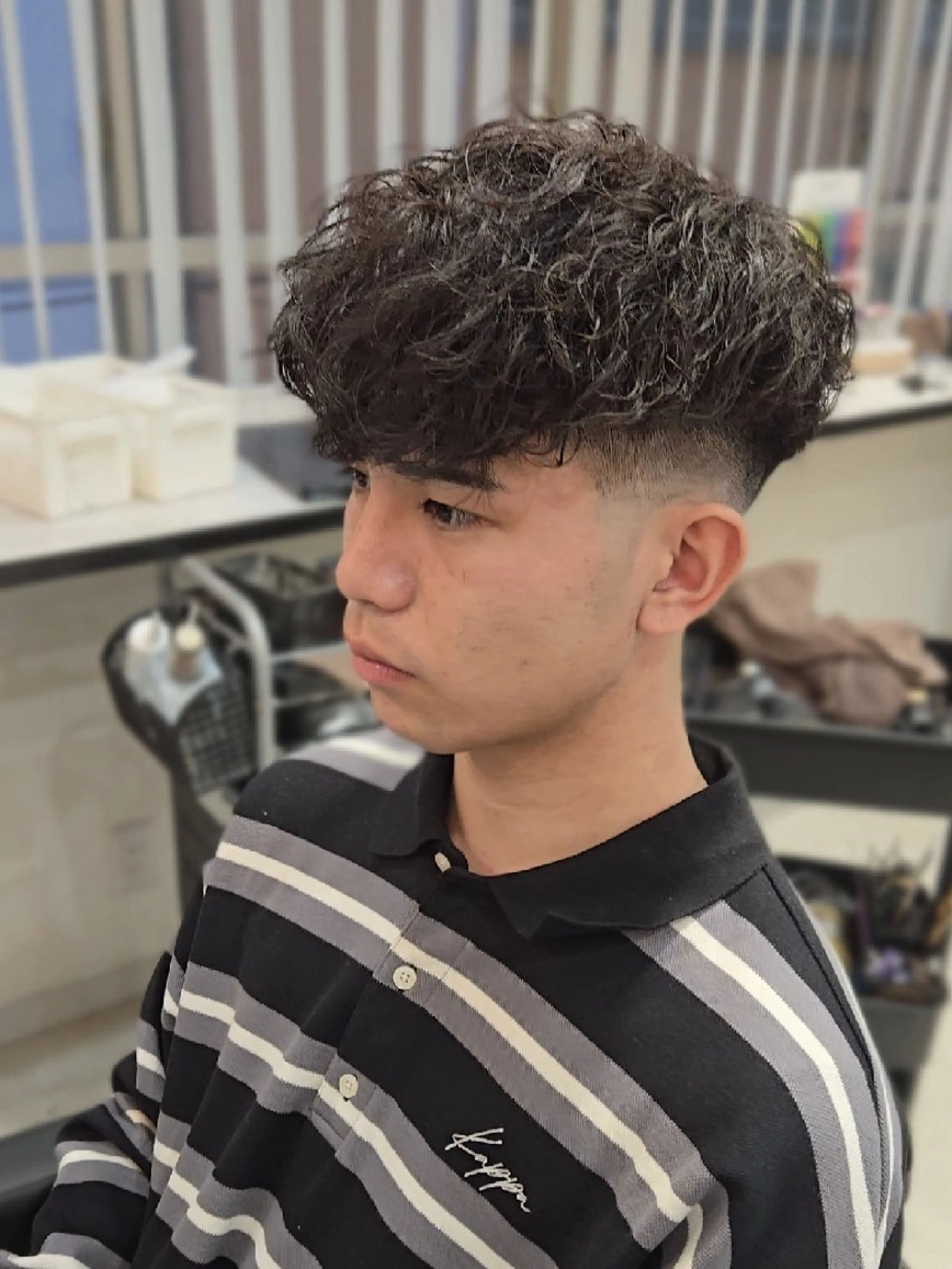 メンズ ミディアム パーマ ミディアムパーマ フェードカット メンズパーマ スペインカール カット パーマ ヘアセット Lapis 名古屋駅前店所属・LEN名古屋/パーマ メンズ特化美容師のヘアスタイル